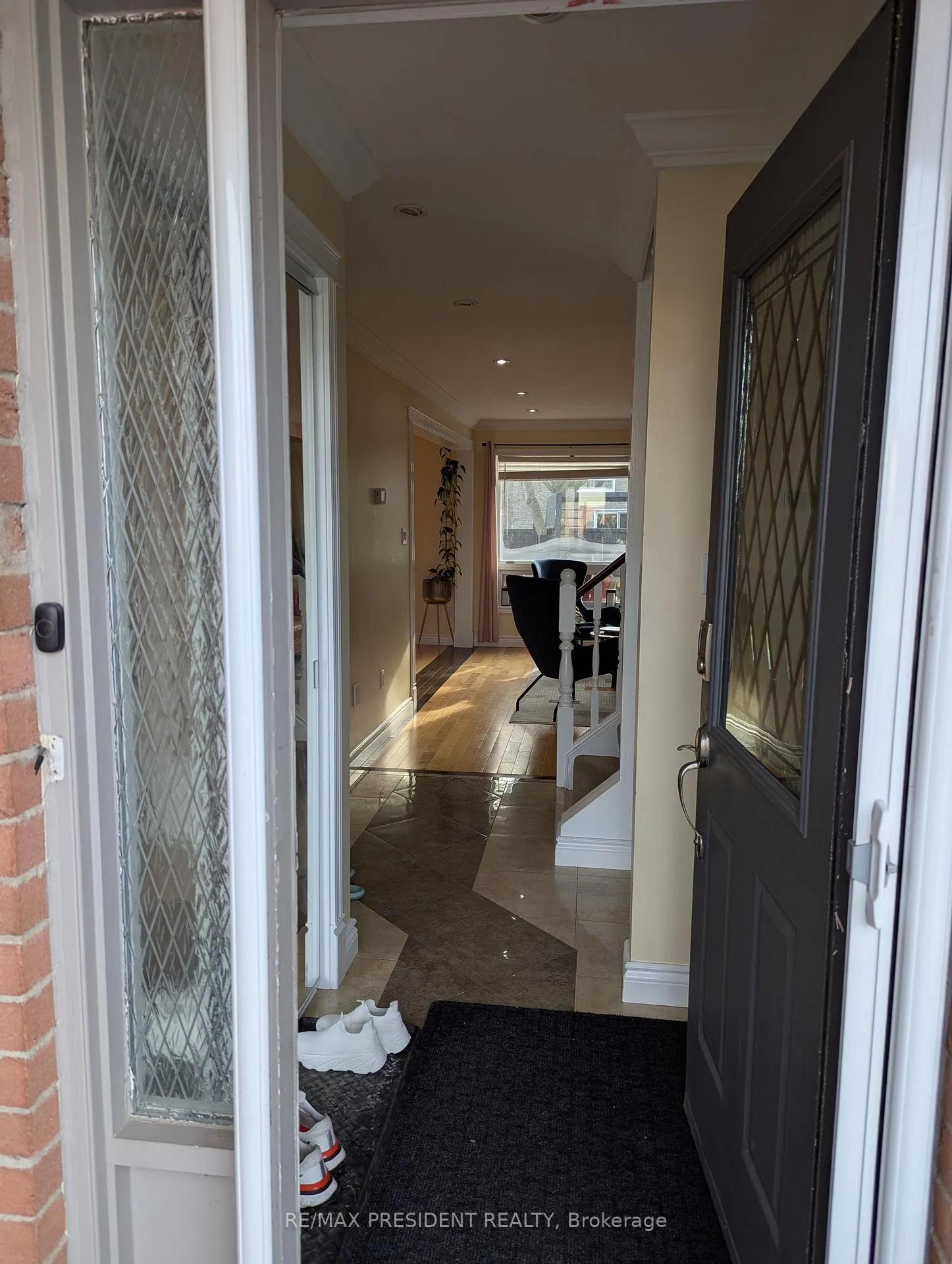 Photo 13 of 2563 Whittaker Drive, Burlington, Brant Hills — HOMEH