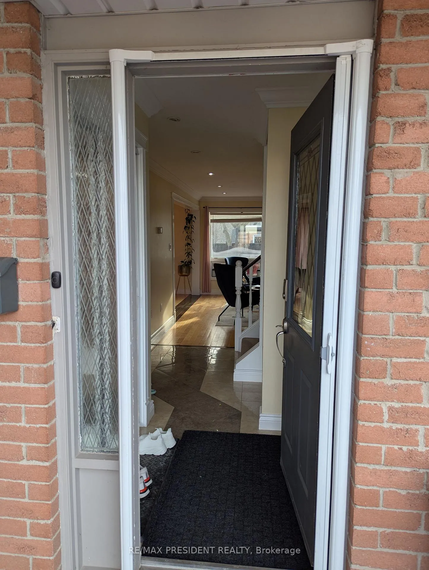 Photo 14 of 2563 Whittaker Drive, Burlington, Brant Hills — HOMEH