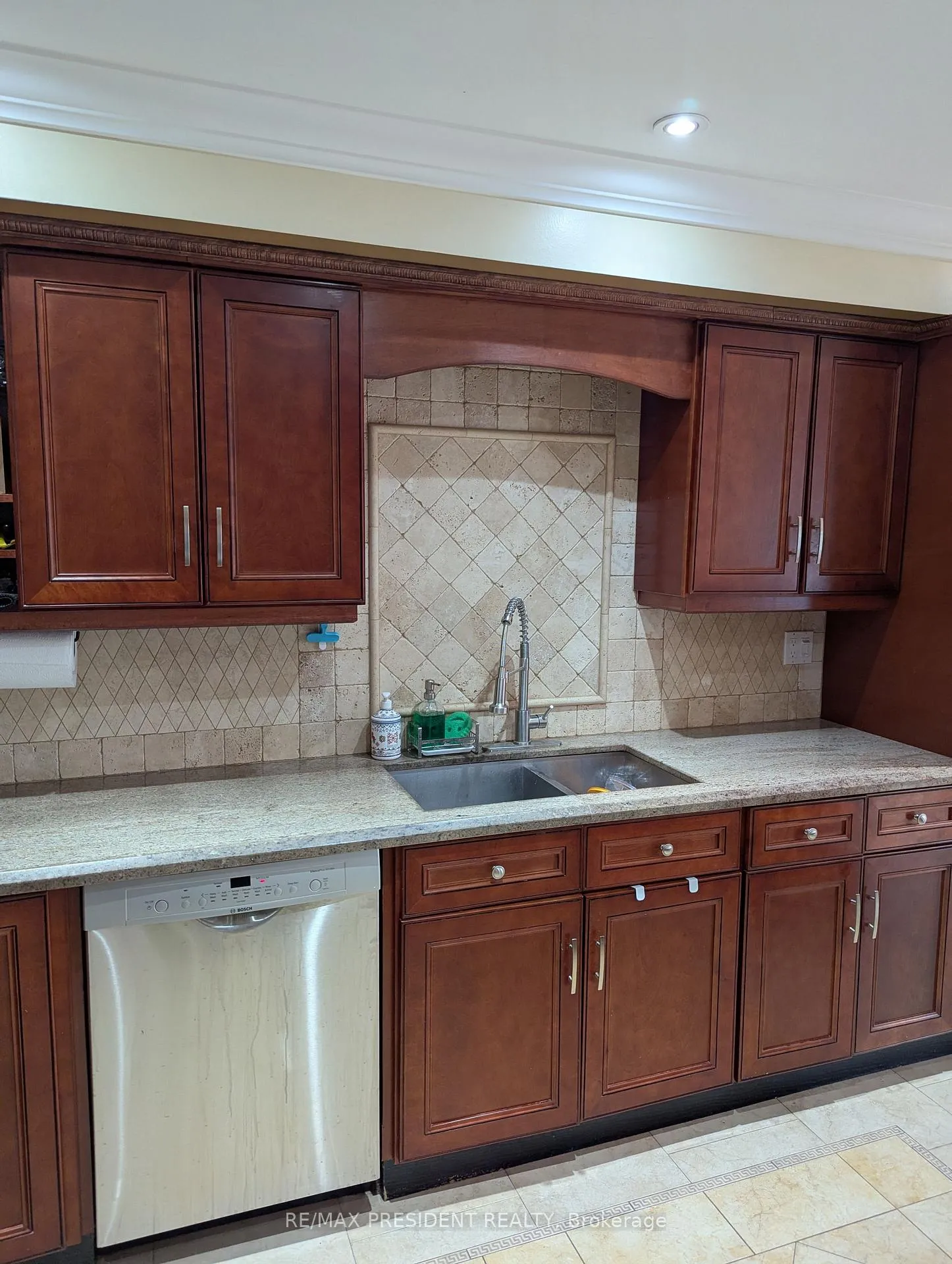 Photo 16 of 2563 Whittaker Drive, Burlington, Brant Hills — HOMEH