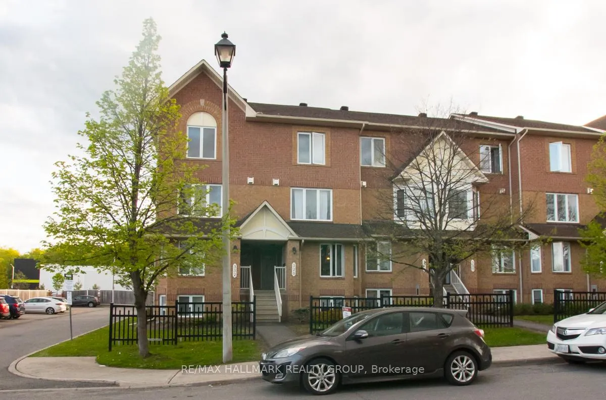 Photo 1 of Unit 33, 330 Cresthaven Drive, Ottawa, Barrhaven East — HOMEH
