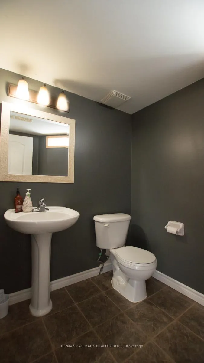 Photo 4 of Unit 33, 330 Cresthaven Drive, Ottawa, Barrhaven East — HOMEH