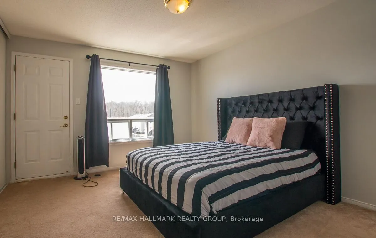Photo 7 of Unit 33, 330 Cresthaven Drive, Ottawa, Barrhaven East — HOMEH