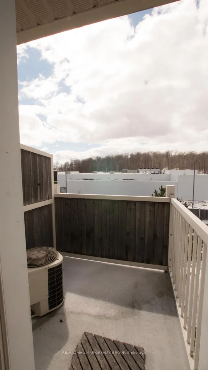 Photo 8 of Unit 33, 330 Cresthaven Drive, Ottawa, Barrhaven East — HOMEH