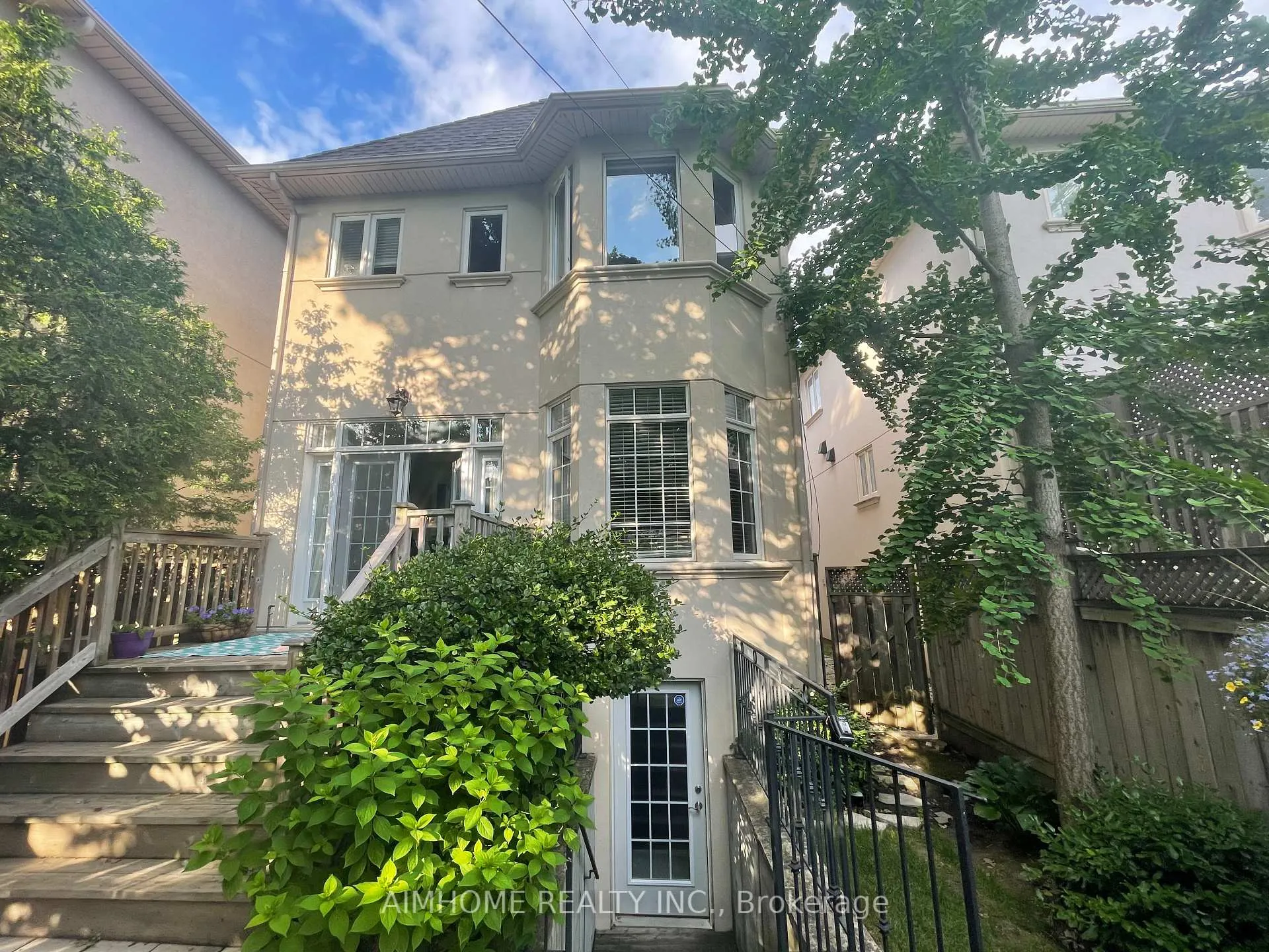 Photo 1 of 10 Hoyle Avenue, Toronto, Mount Pleasant East — HOMEH