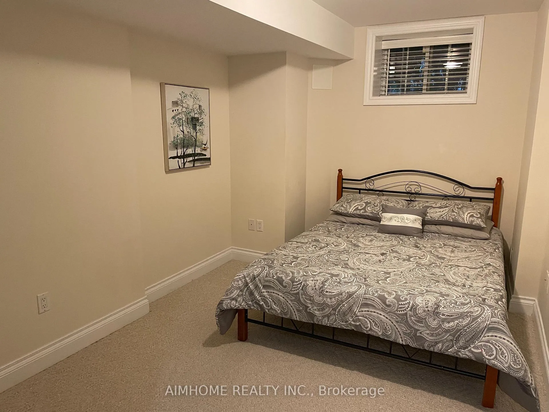 Photo 7 of 10 Hoyle Avenue, Toronto, Mount Pleasant East — HOMEH