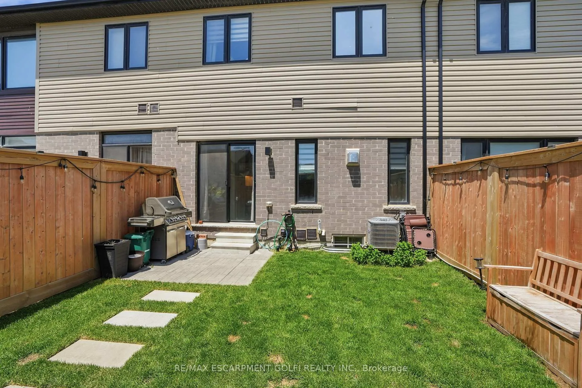 Photo 32 of 39 Bellhouse Avenue, Brantford, Empire South — HOMEH