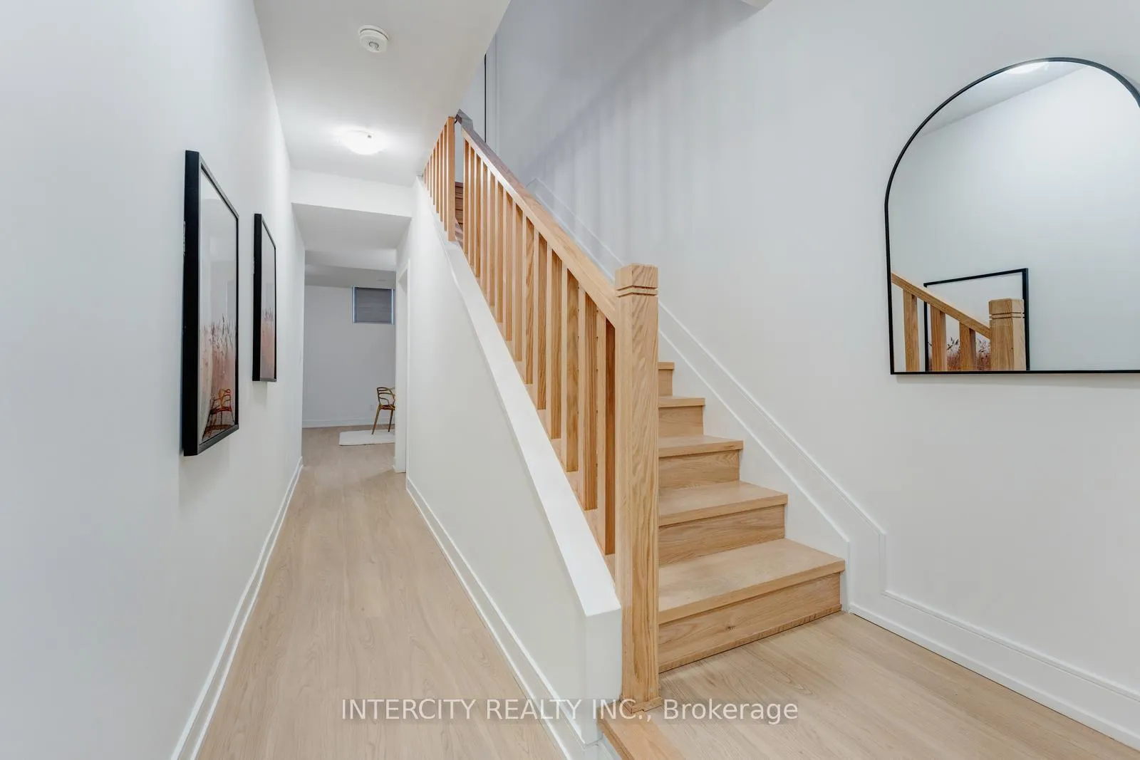 Photo 5 of 19 Desiree Place, Caledon, Bolton West — HOMEH