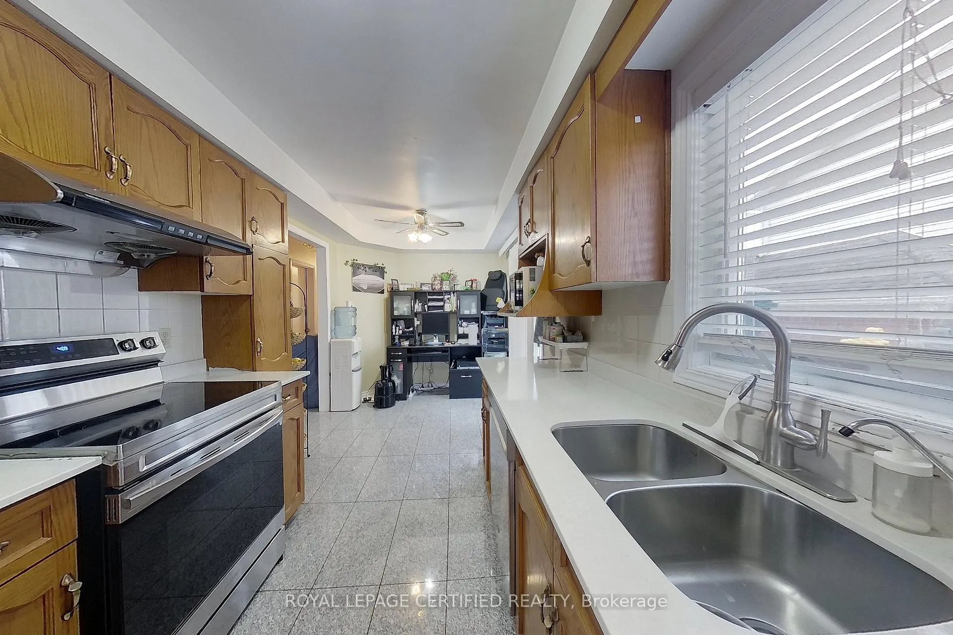 Photo 7 of 233 Benesfort Crescent, Kitchener, Victoria Hills — HOMEH