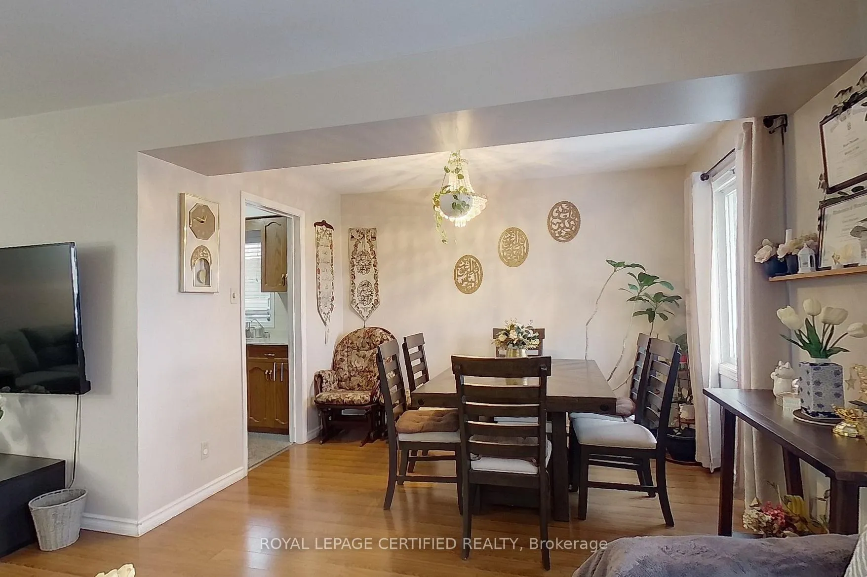Photo 12 of 233 Benesfort Crescent, Kitchener, Victoria Hills — HOMEH