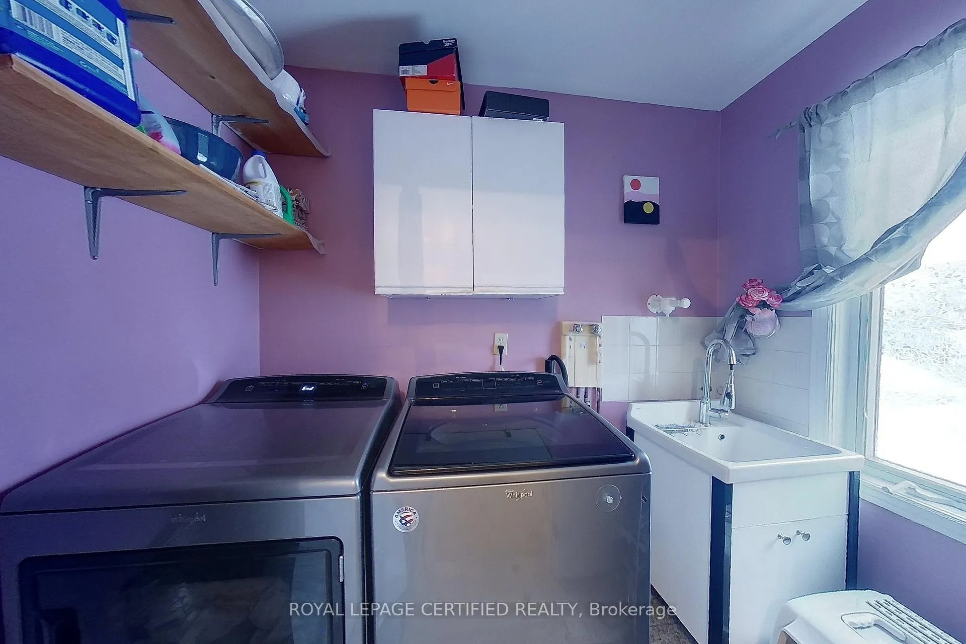 Photo 16 of 233 Benesfort Crescent, Kitchener, Victoria Hills — HOMEH
