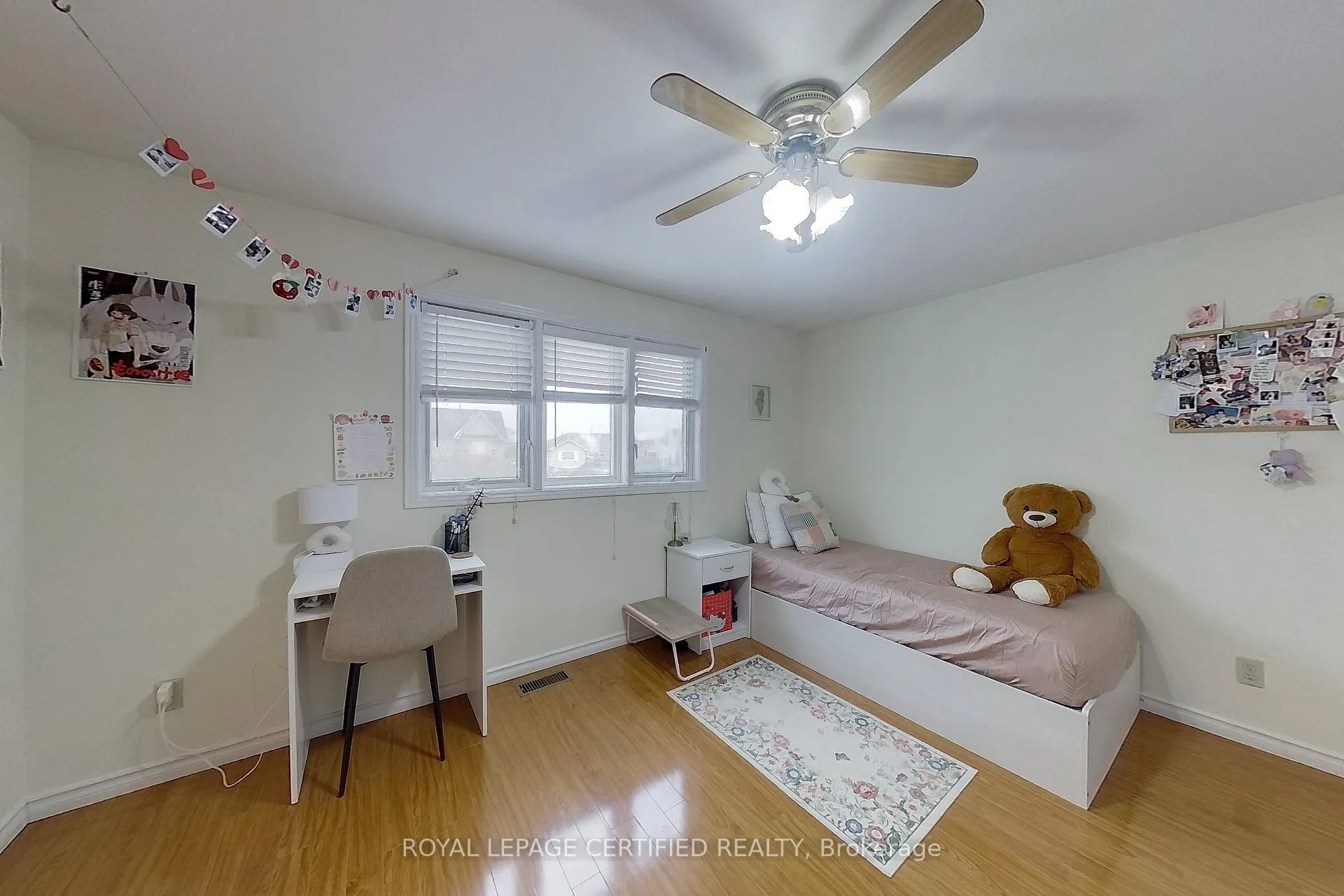 Photo 17 of 233 Benesfort Crescent, Kitchener, Victoria Hills — HOMEH