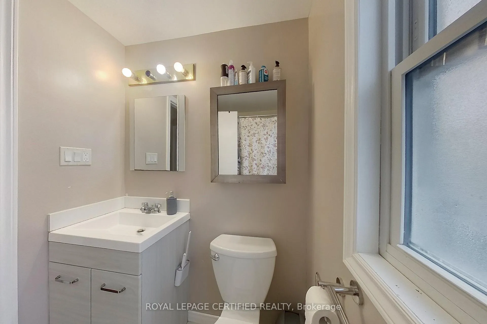 Photo 23 of 233 Benesfort Crescent, Kitchener, Victoria Hills — HOMEH