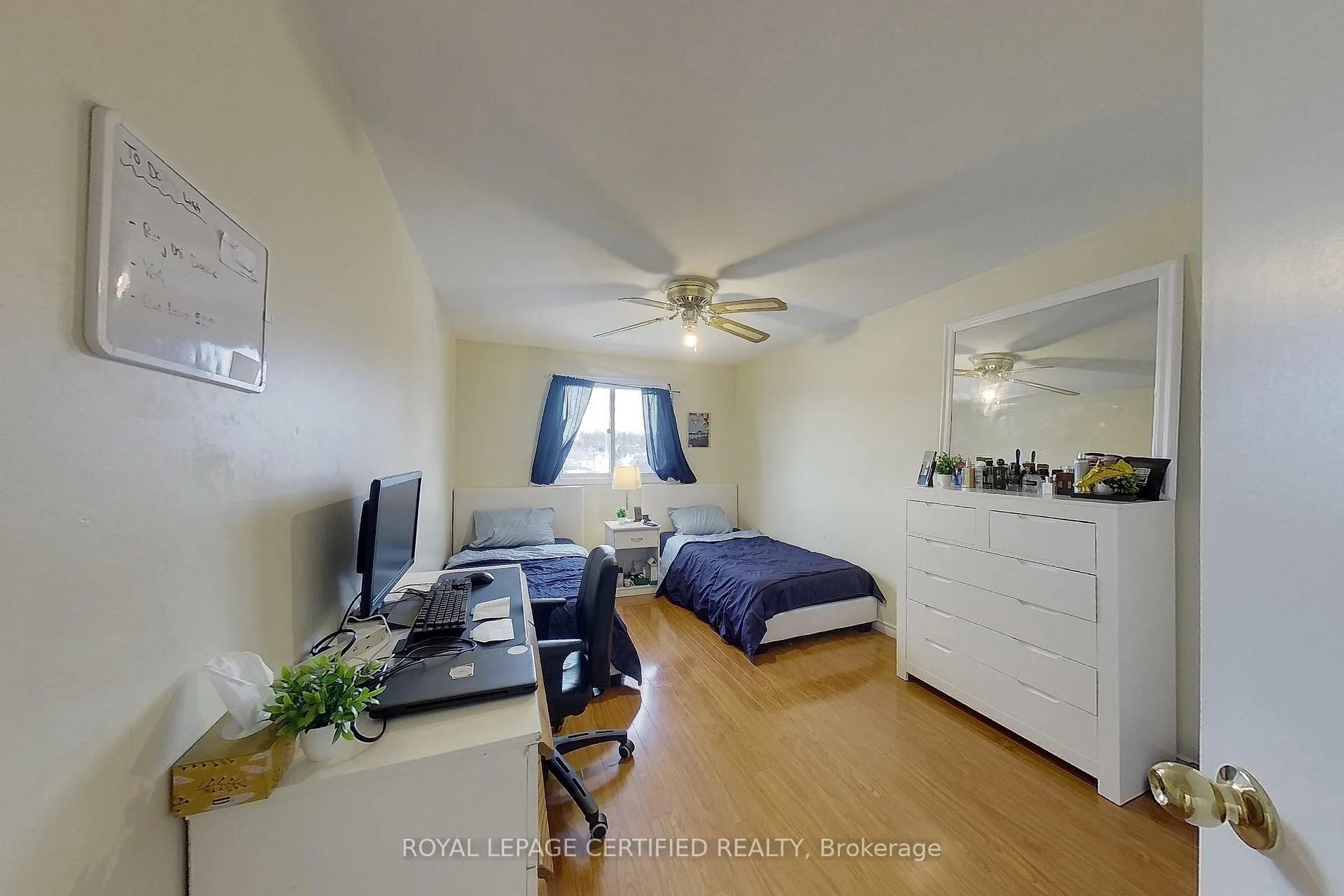 Photo 27 of 233 Benesfort Crescent, Kitchener, Victoria Hills — HOMEH