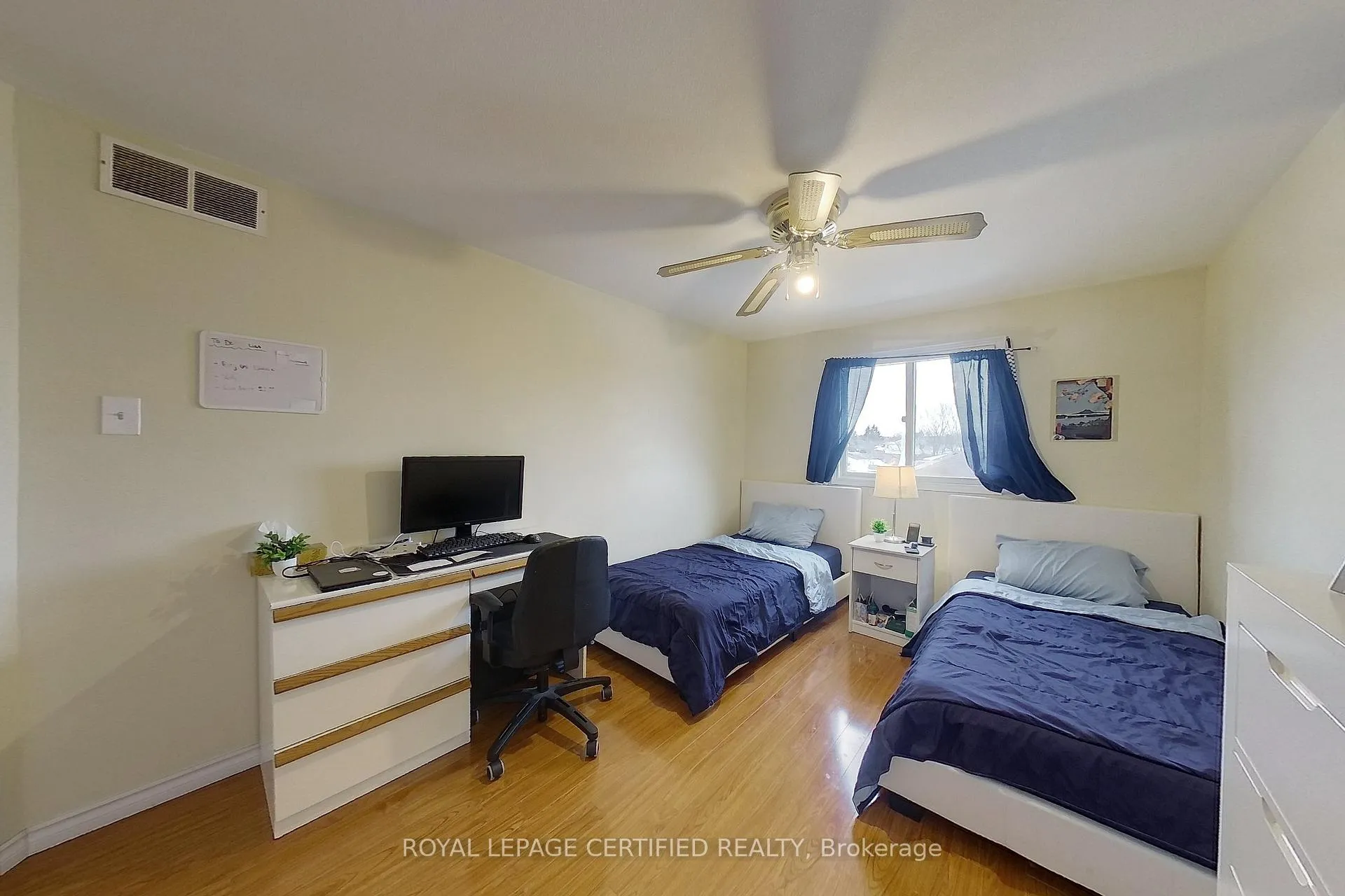 Photo 28 of 233 Benesfort Crescent, Kitchener, Victoria Hills — HOMEH