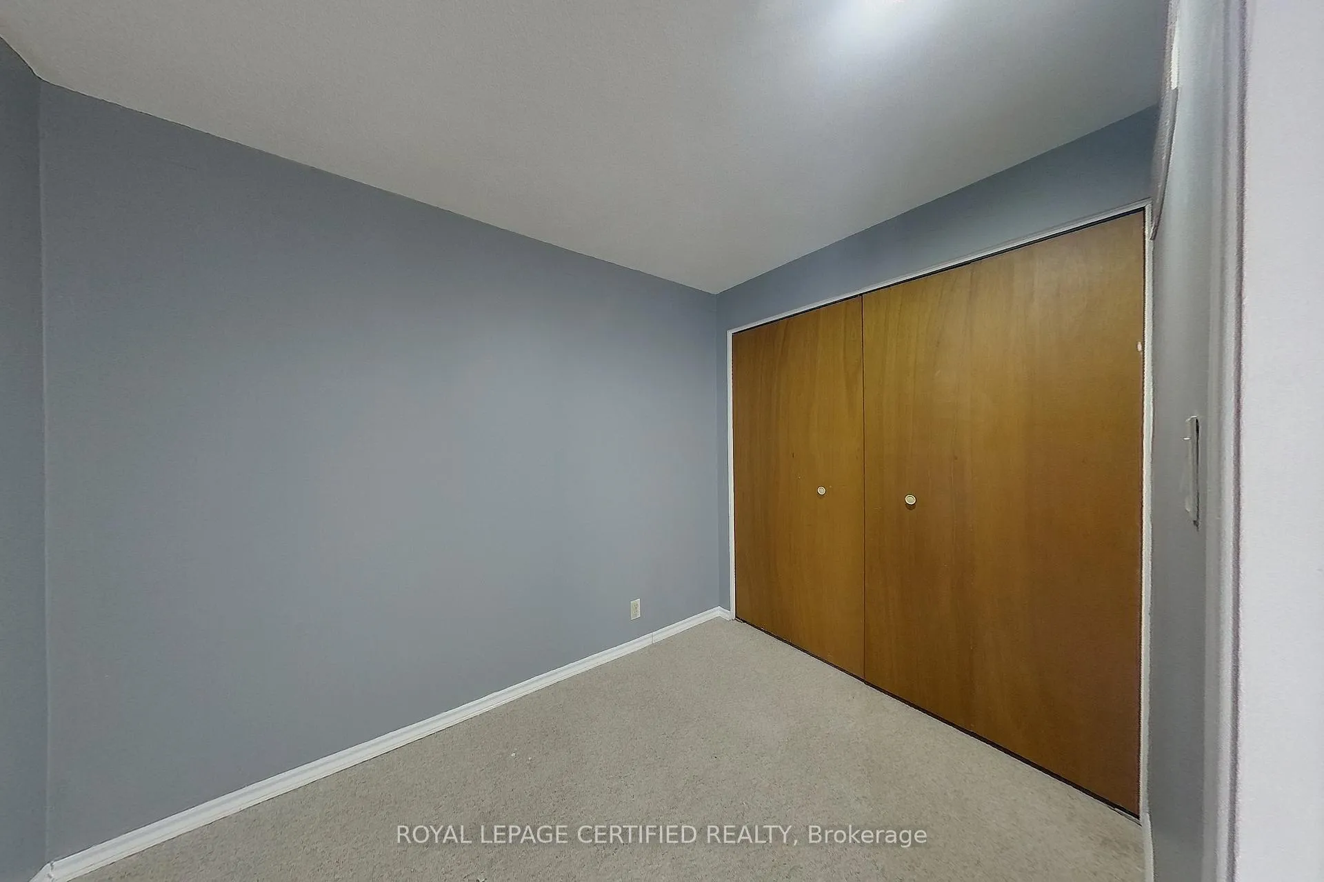 Photo 39 of 233 Benesfort Crescent, Kitchener, Victoria Hills — HOMEH