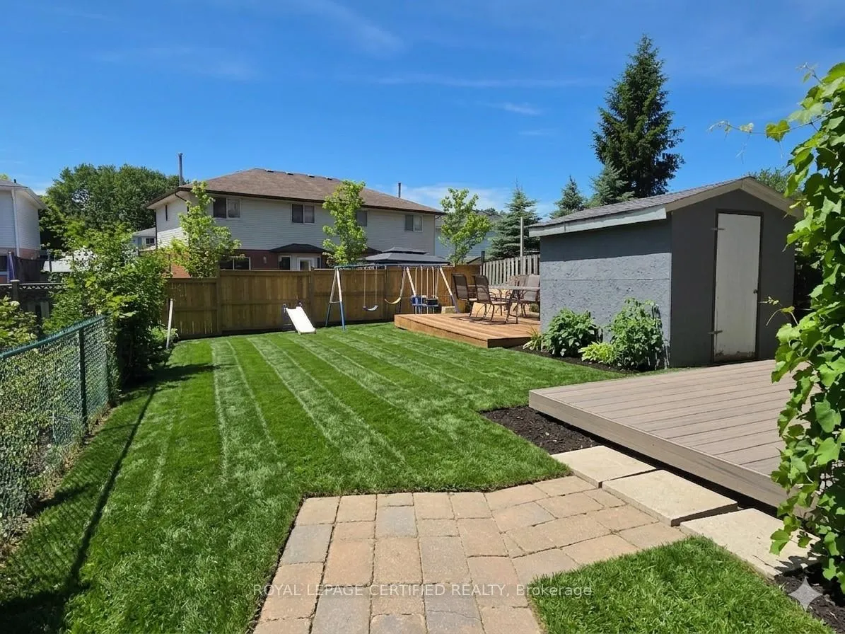 Photo 44 of 233 Benesfort Crescent, Kitchener, Victoria Hills — HOMEH
