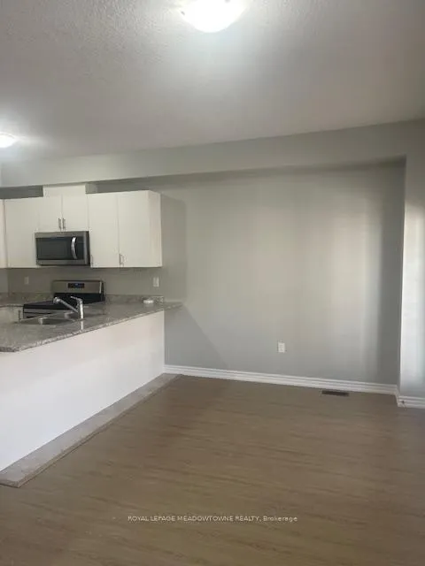 Photo 3 of Unit 29, 88 Decorso Drive, Guelph, Kortright East — HOMEH