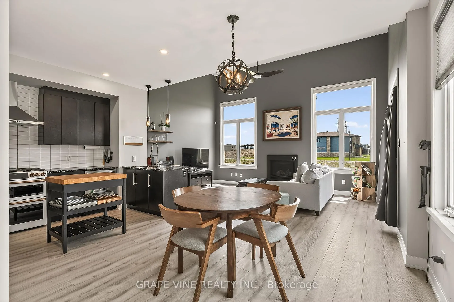 Photo 8 of 4802 Abbott Street E, Ottawa, Kanata - Emerald Meadows/Trailwest — HOMEH
