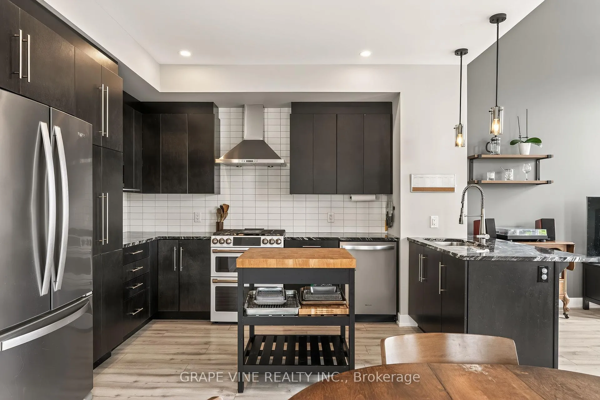 Photo 10 of 4802 Abbott Street E, Ottawa, Kanata - Emerald Meadows/Trailwest — HOMEH