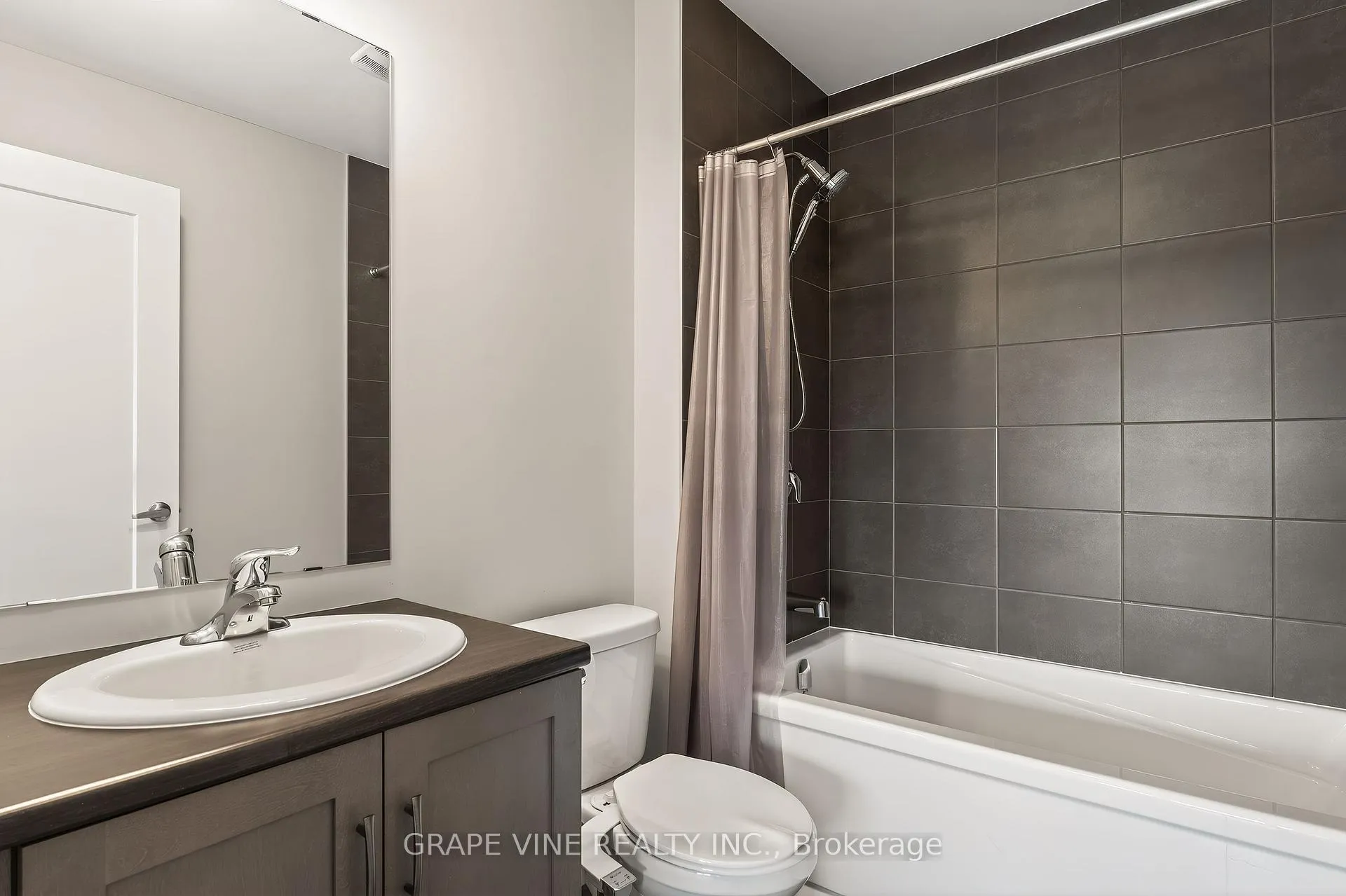 Photo 23 of 4802 Abbott Street E, Ottawa, Kanata - Emerald Meadows/Trailwest — HOMEH