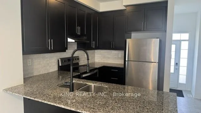 Photo 5 of 80 Keppel Circle, Brampton, Northwest Brampton — HOMEH