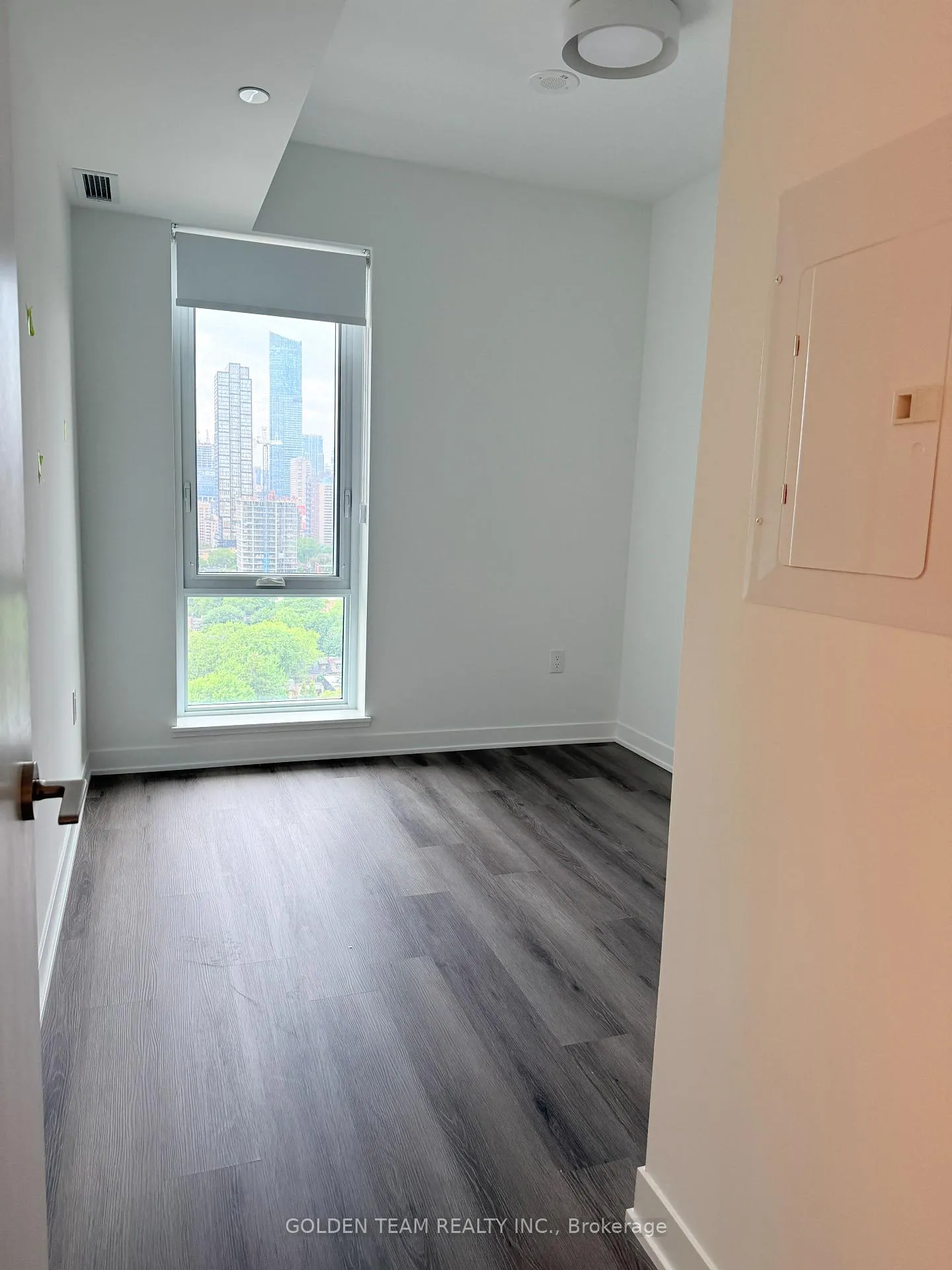 Photo 6 of Unit 1807, 10 Oak Street, Toronto, Regent Park — HOMEH