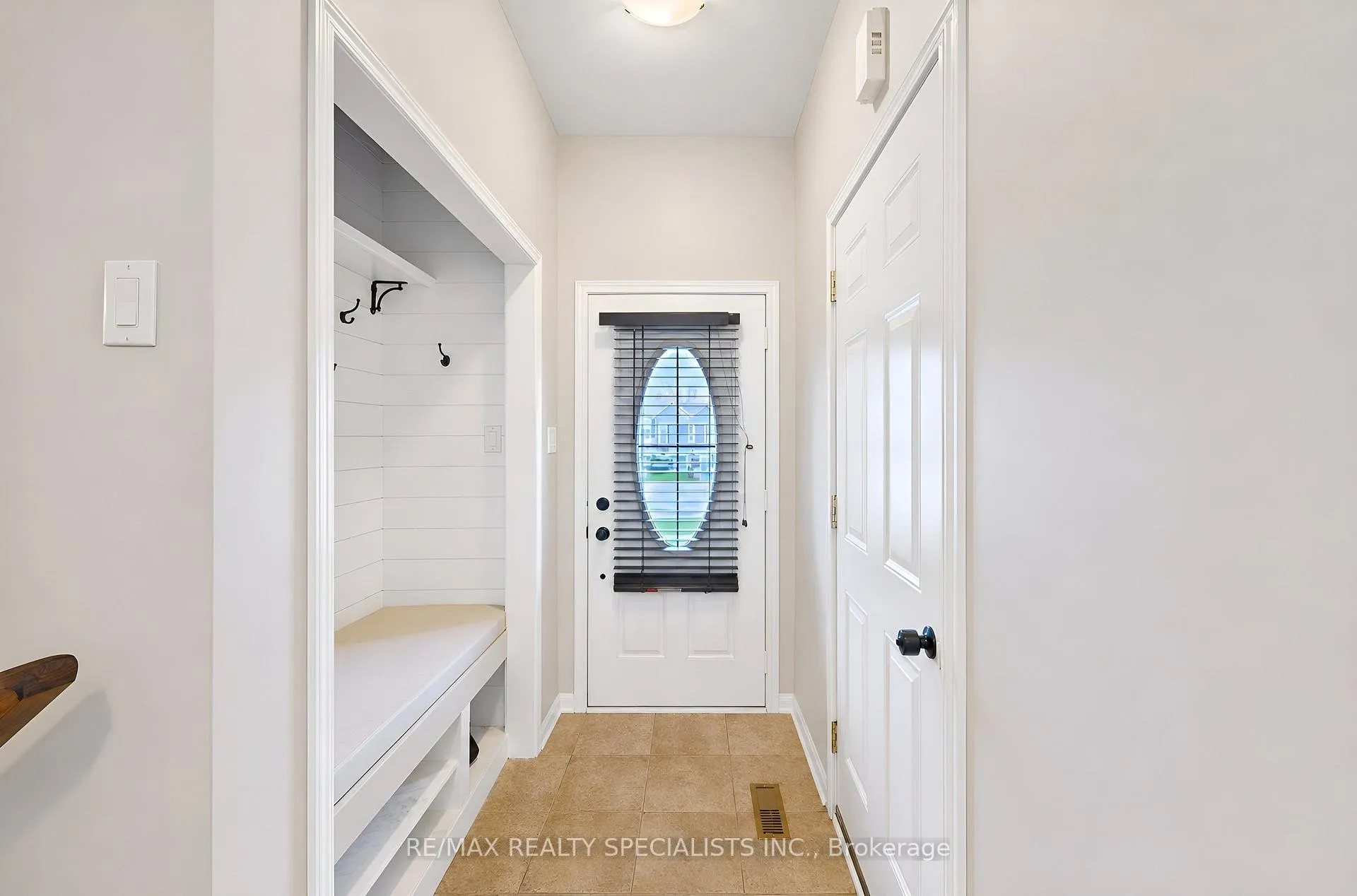Photo 5 of 669 Gervais Terrace, Milton, Coates — HOMEH