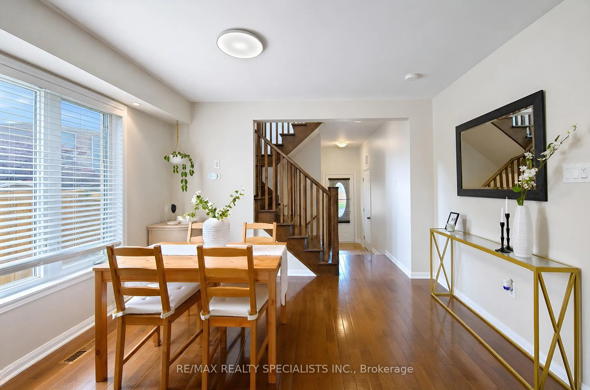 Photo 9 of 669 Gervais Terrace, Milton, Coates — HOMEH
