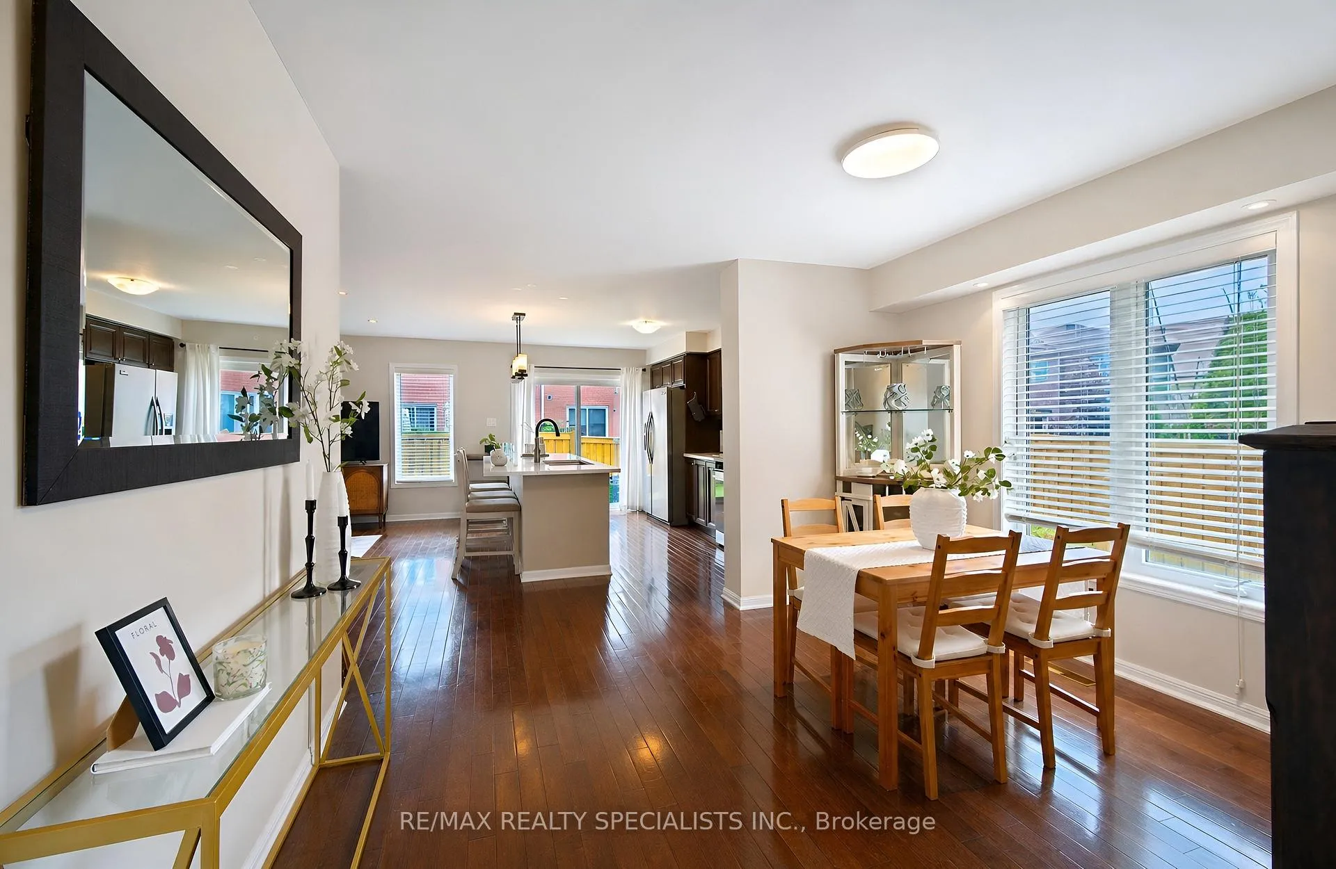 Photo 10 of 669 Gervais Terrace, Milton, Coates — HOMEH