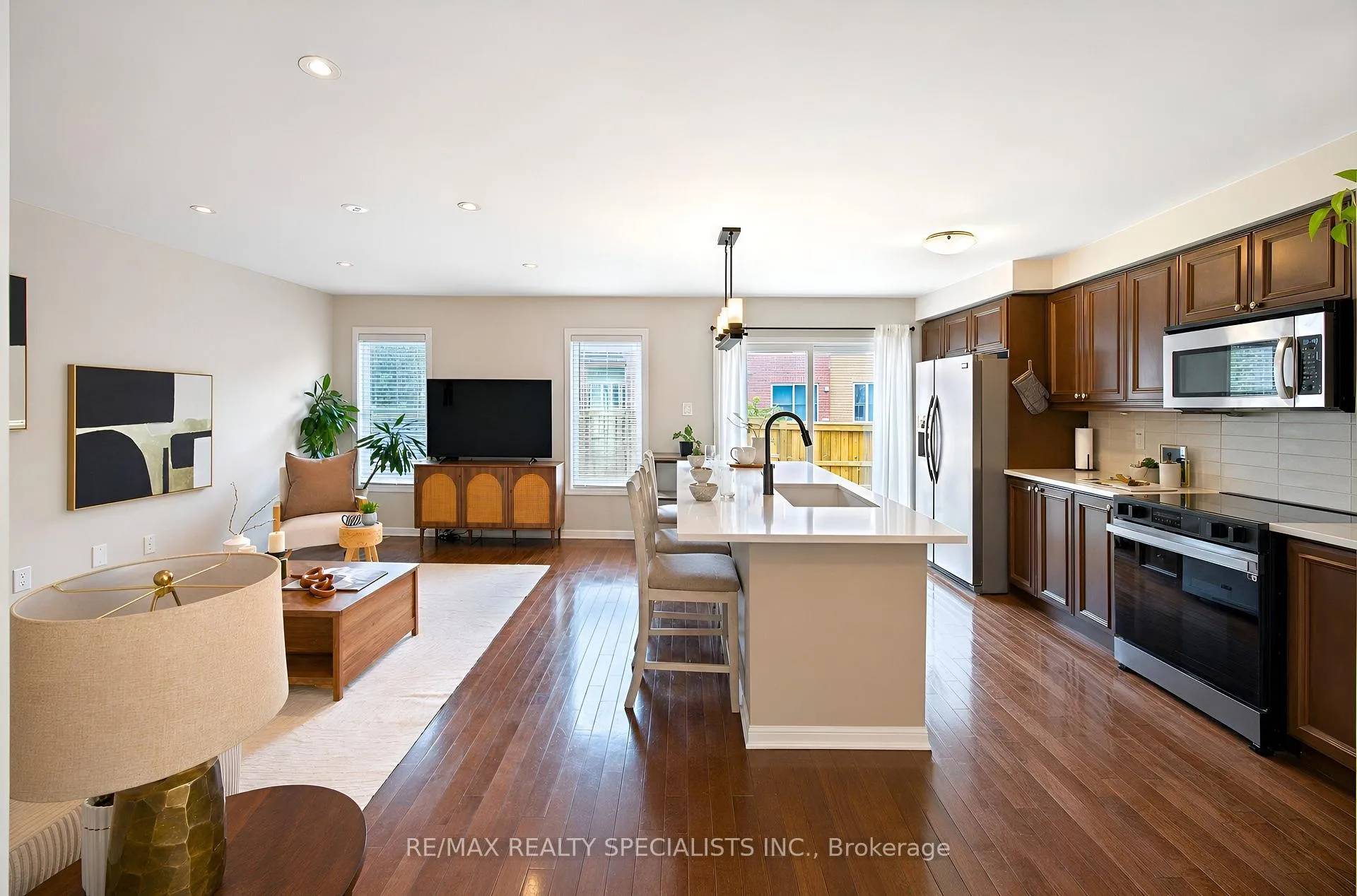 Photo 11 of 669 Gervais Terrace, Milton, Coates — HOMEH