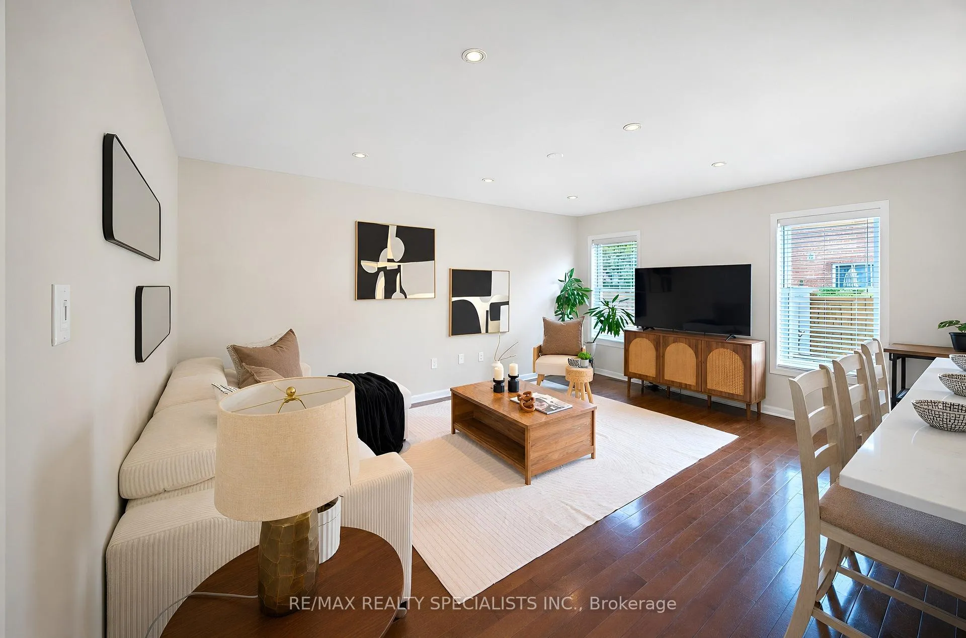Photo 12 of 669 Gervais Terrace, Milton, Coates — HOMEH