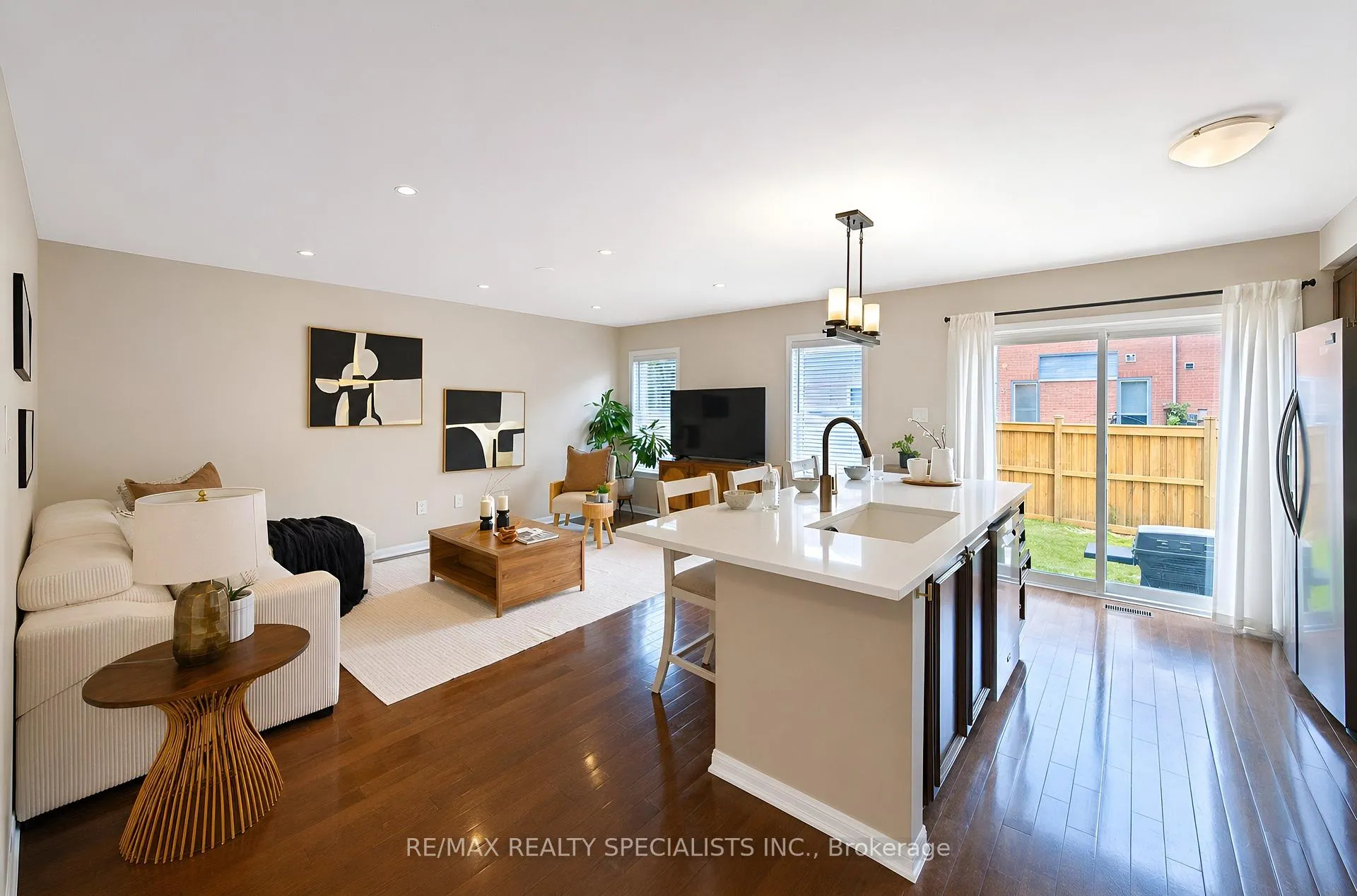 Photo 13 of 669 Gervais Terrace, Milton, Coates — HOMEH