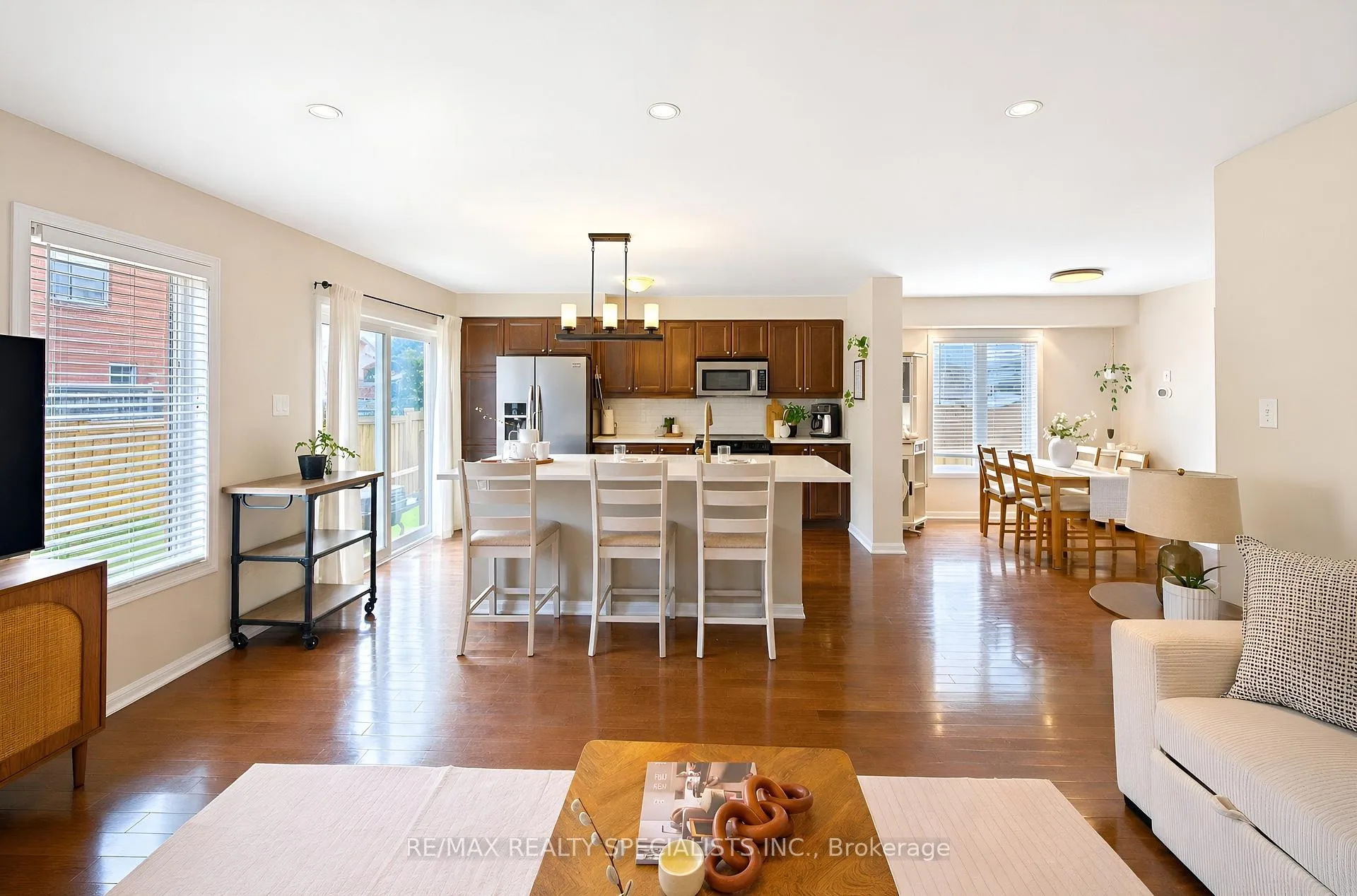Photo 14 of 669 Gervais Terrace, Milton, Coates — HOMEH