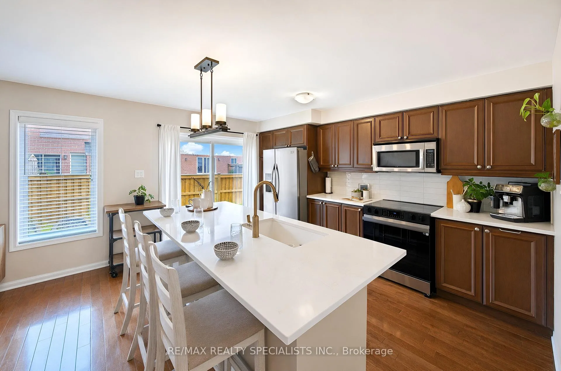 Photo 16 of 669 Gervais Terrace, Milton, Coates — HOMEH