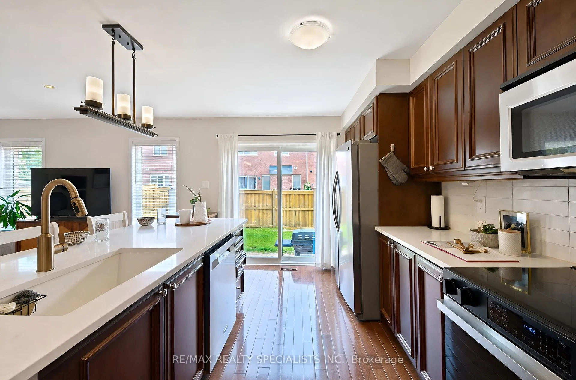 Photo 17 of 669 Gervais Terrace, Milton, Coates — HOMEH