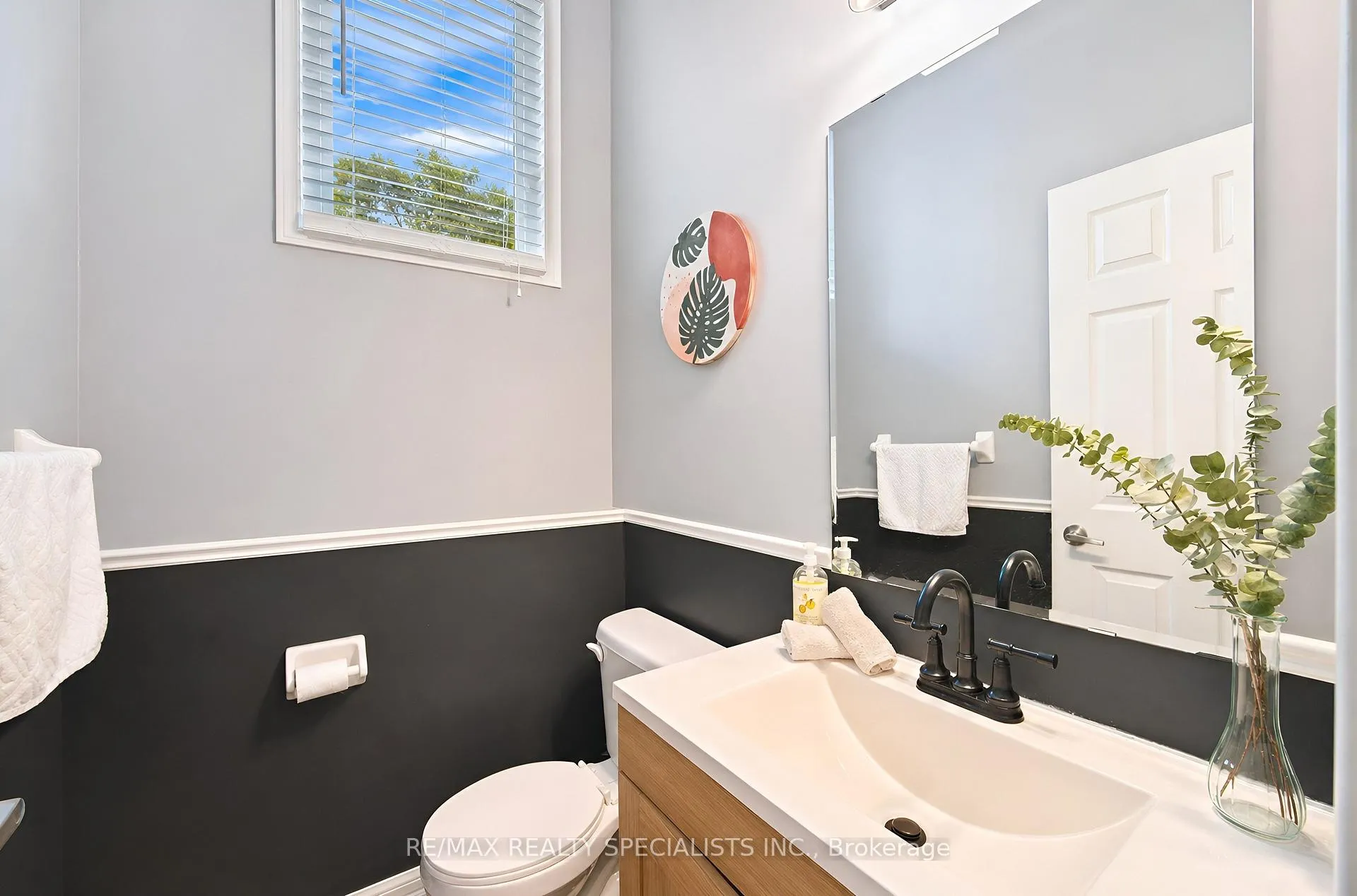 Photo 25 of 669 Gervais Terrace, Milton, Coates — HOMEH