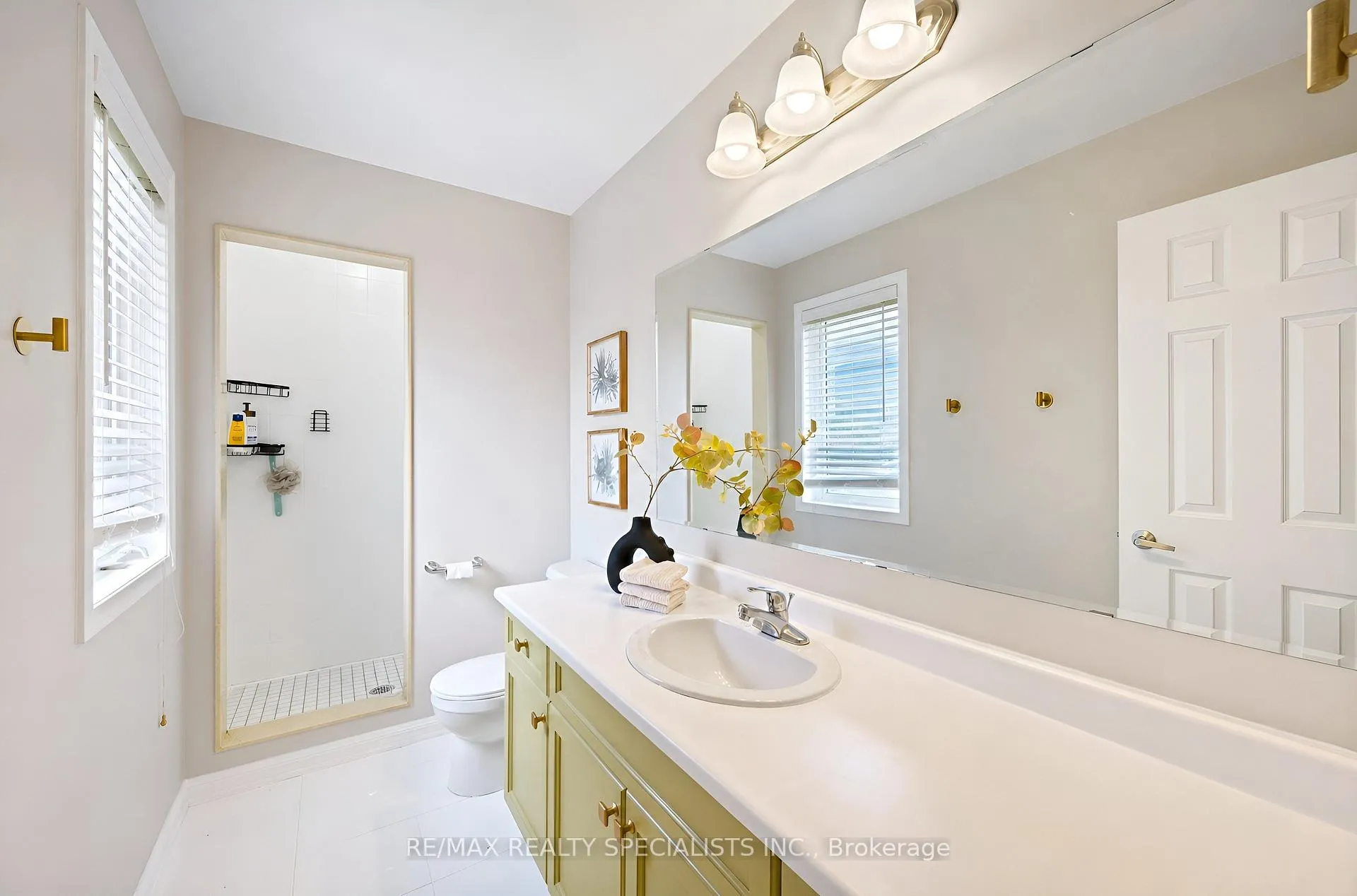 Photo 32 of 669 Gervais Terrace, Milton, Coates — HOMEH