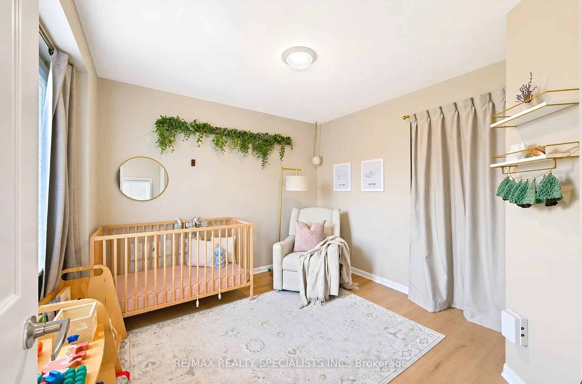 Photo 33 of 669 Gervais Terrace, Milton, Coates — HOMEH