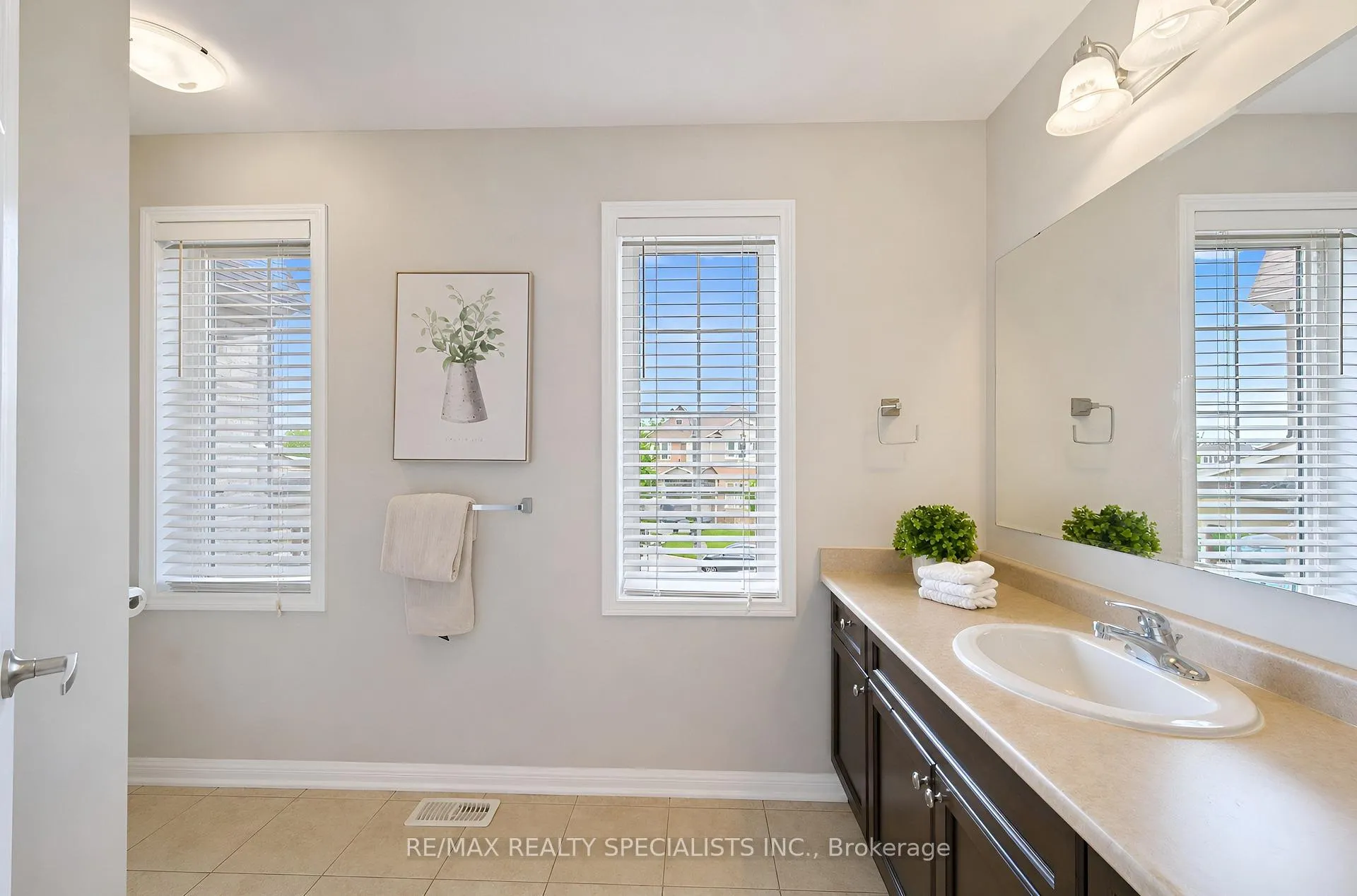 Photo 37 of 669 Gervais Terrace, Milton, Coates — HOMEH