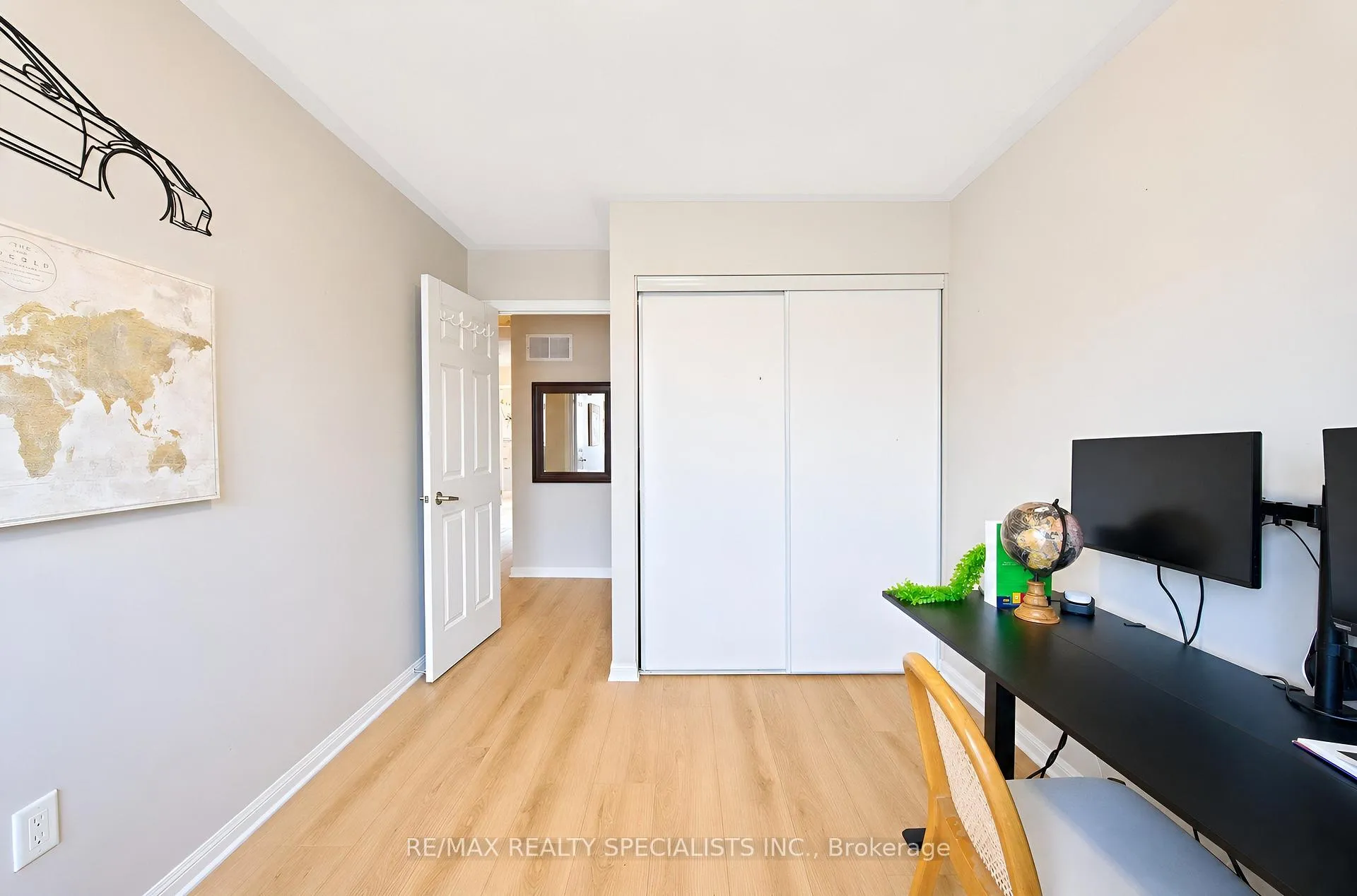 Photo 43 of 669 Gervais Terrace, Milton, Coates — HOMEH