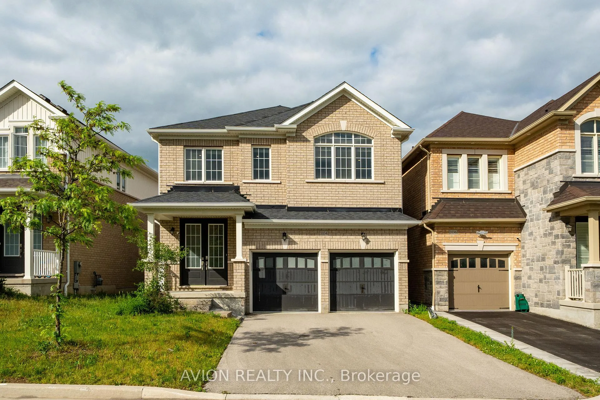 Photo 1 of 1034 Tigerlily Trail, Pickering, Rural Pickering — HOMEH