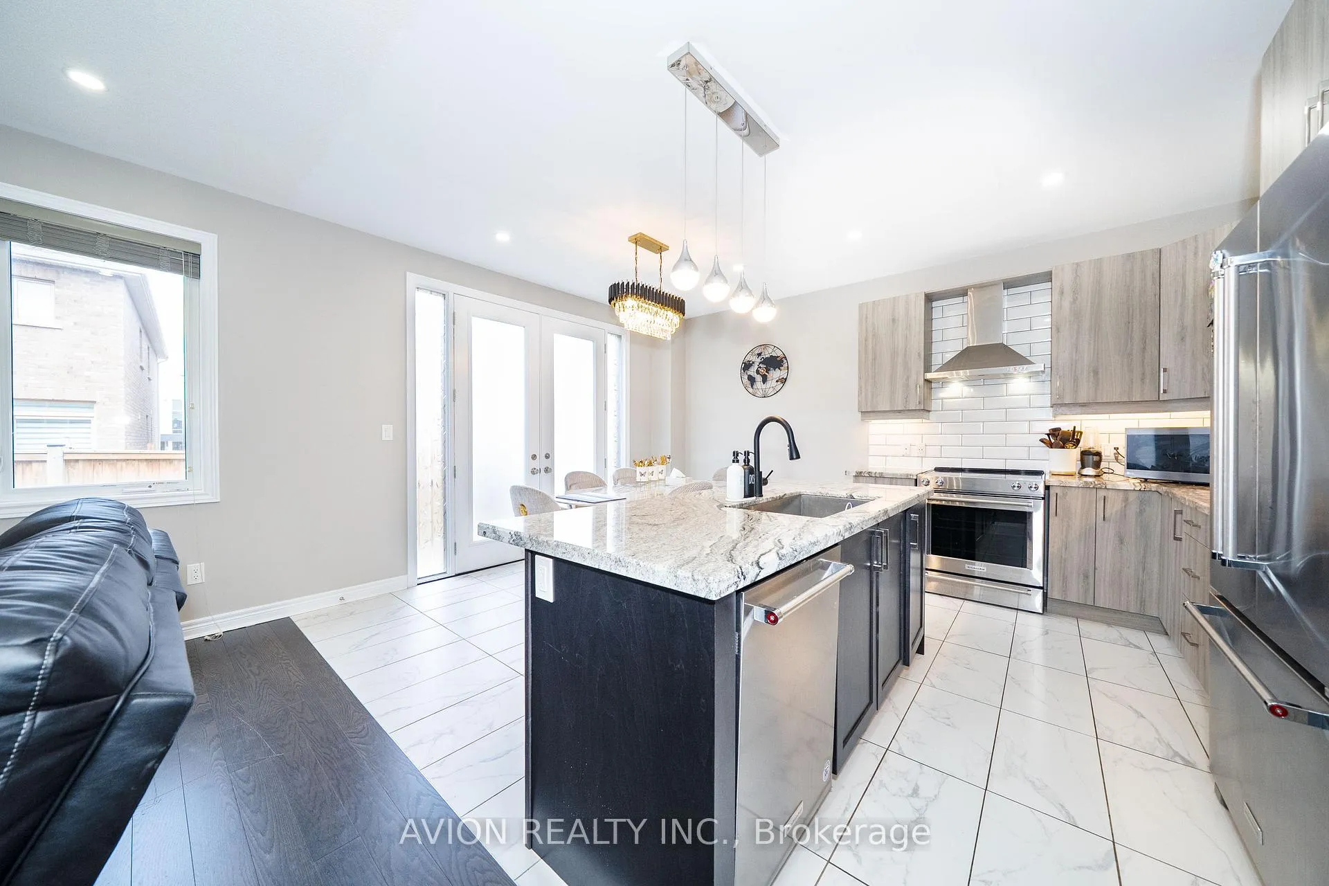 Photo 8 of 1034 Tigerlily Trail, Pickering, Rural Pickering — HOMEH