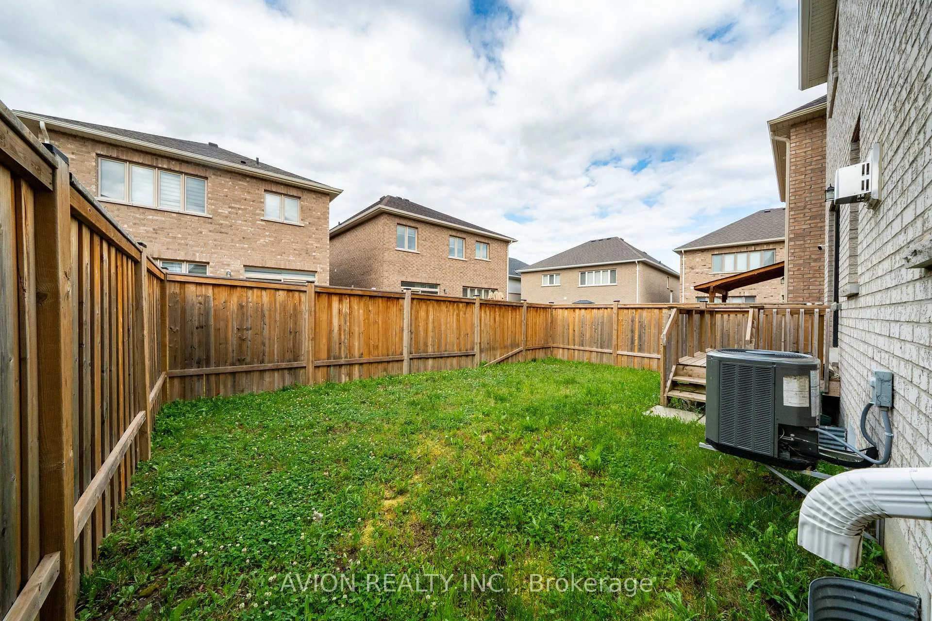 Photo 28 of 1034 Tigerlily Trail, Pickering, Rural Pickering — HOMEH