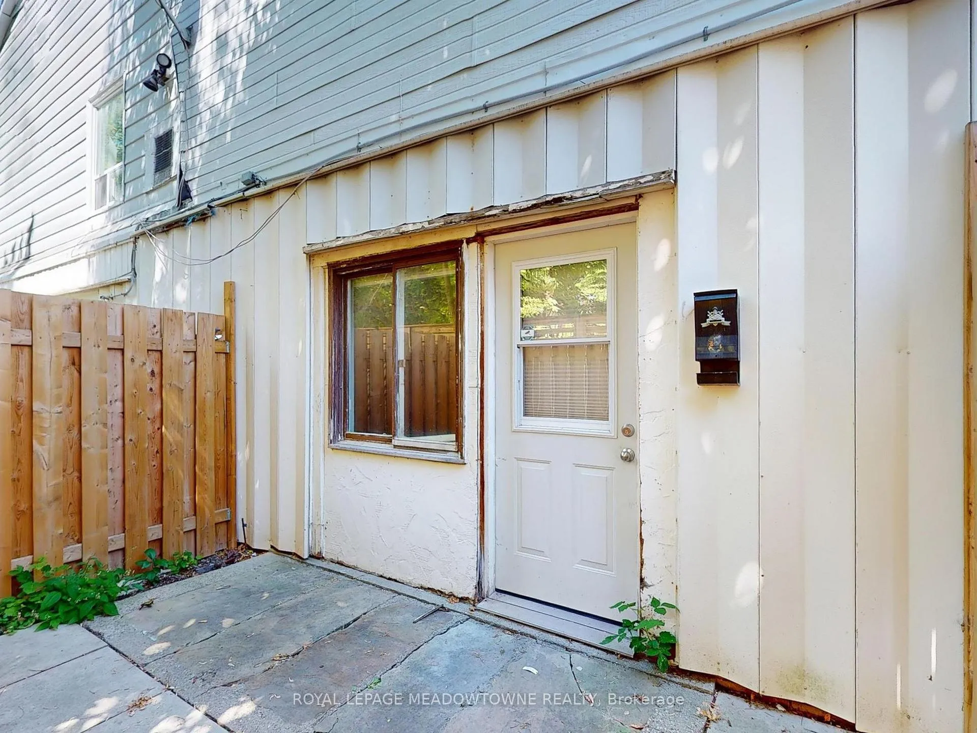 Photo 2 of Unit 6, 12 Wesleyan Street, Halton Hills, Georgetown — HOMEH