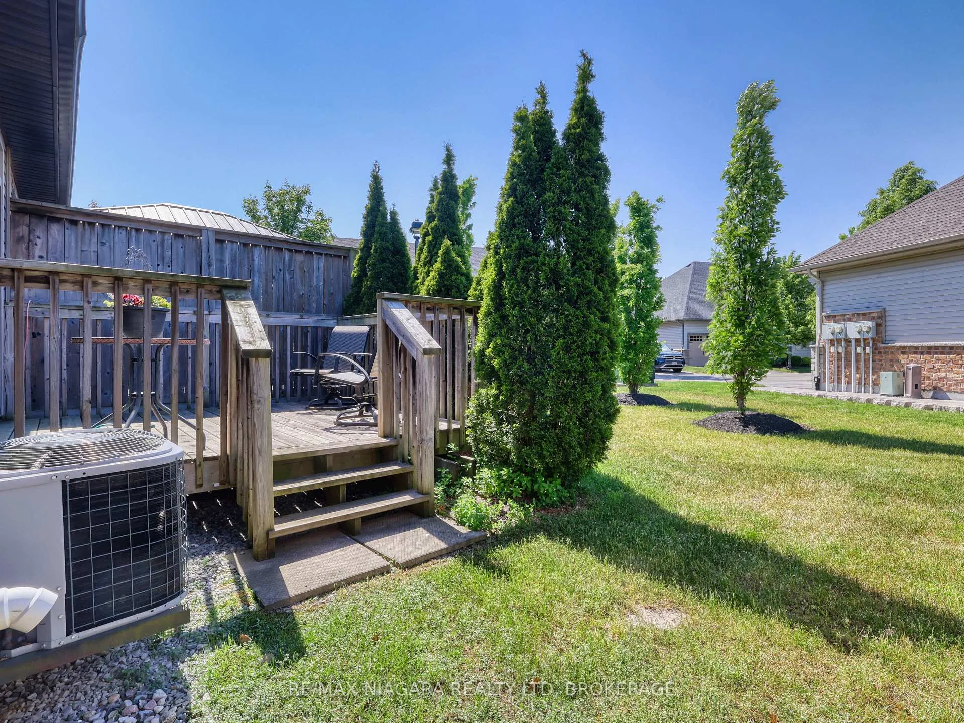 Photo 8 of Unit 18, 9528 Hendershot Boulevard, Niagara Falls, Forestview — HOMEH