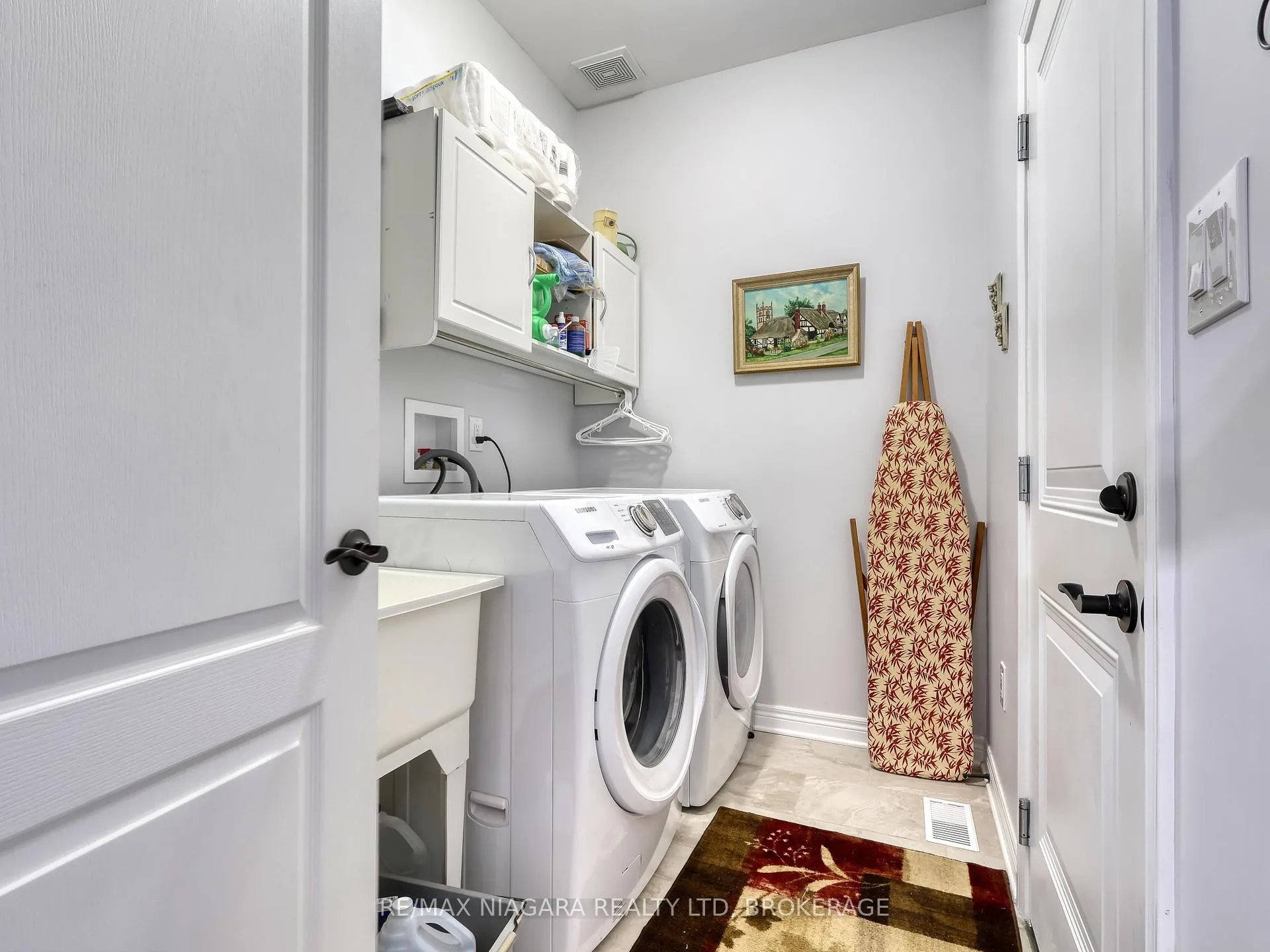 Photo 15 of Unit 18, 9528 Hendershot Boulevard, Niagara Falls, Forestview — HOMEH