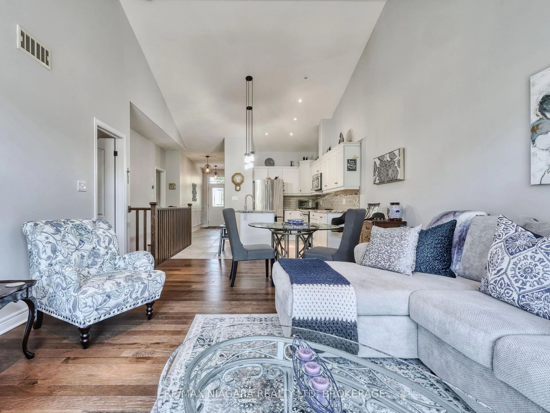 Photo 23 of Unit 18, 9528 Hendershot Boulevard, Niagara Falls, Forestview — HOMEH