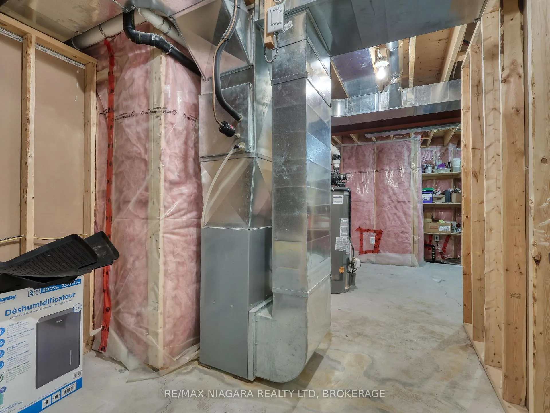 Photo 36 of Unit 18, 9528 Hendershot Boulevard, Niagara Falls, Forestview — HOMEH