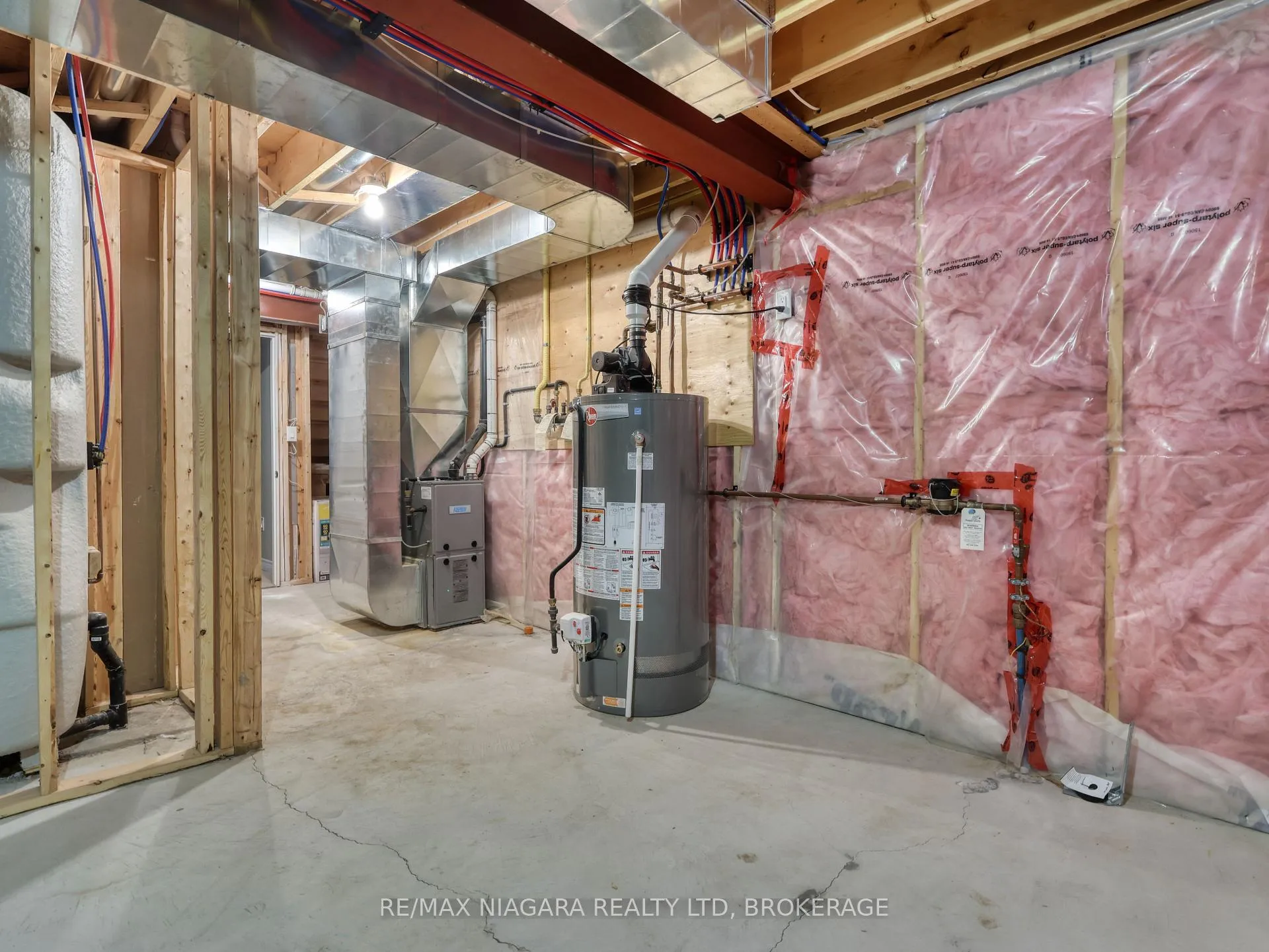 Photo 37 of Unit 18, 9528 Hendershot Boulevard, Niagara Falls, Forestview — HOMEH