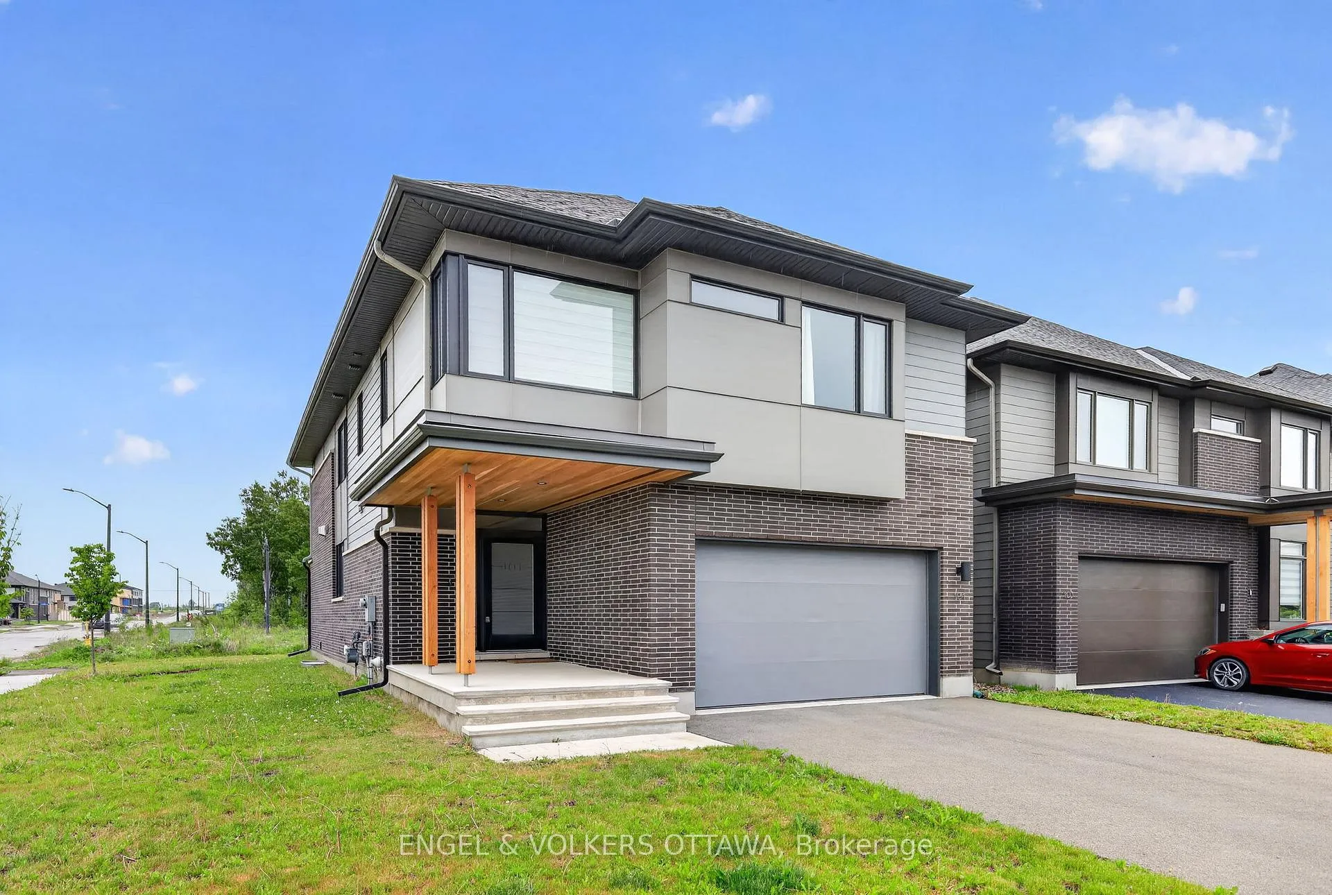 Photo 3 of 101 Orchestra Way, Ottawa, Riverside South/Gloucester Glen — HOMEH